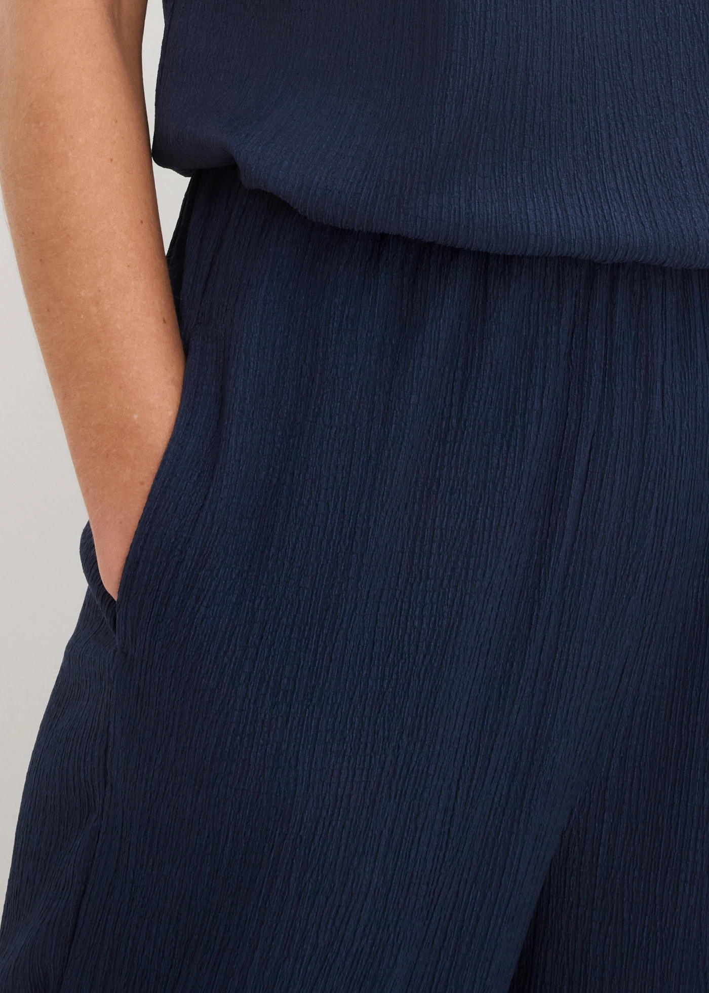 Jupe-culotte en matière texturée • bleu foncé • product-page.page-title-suffix