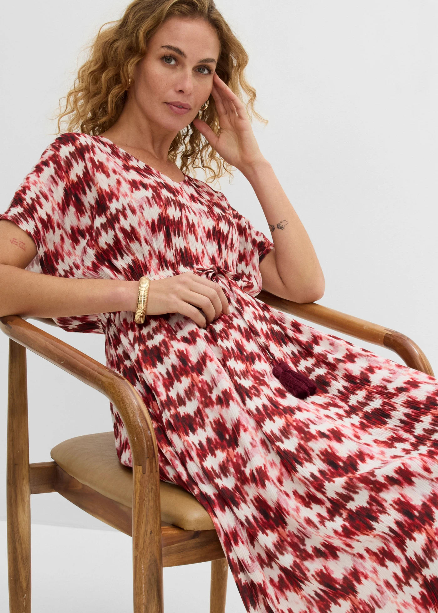 Robe longue en viscose texturée • écru-rouge érable imprimé • product-page.page-title-suffix