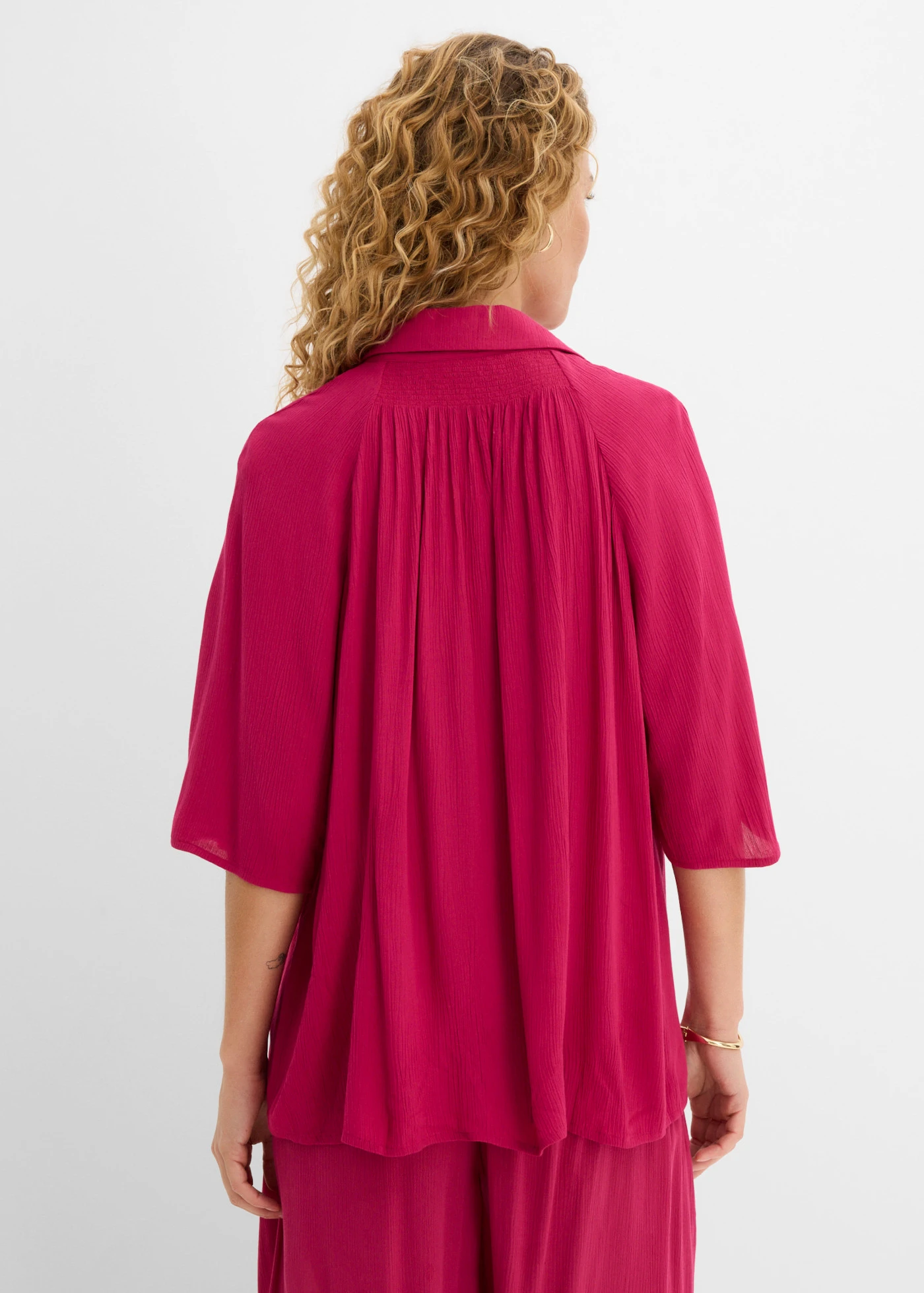 Chemisier oversize en viscose texturée • magenta • product-page.page-title-suffix