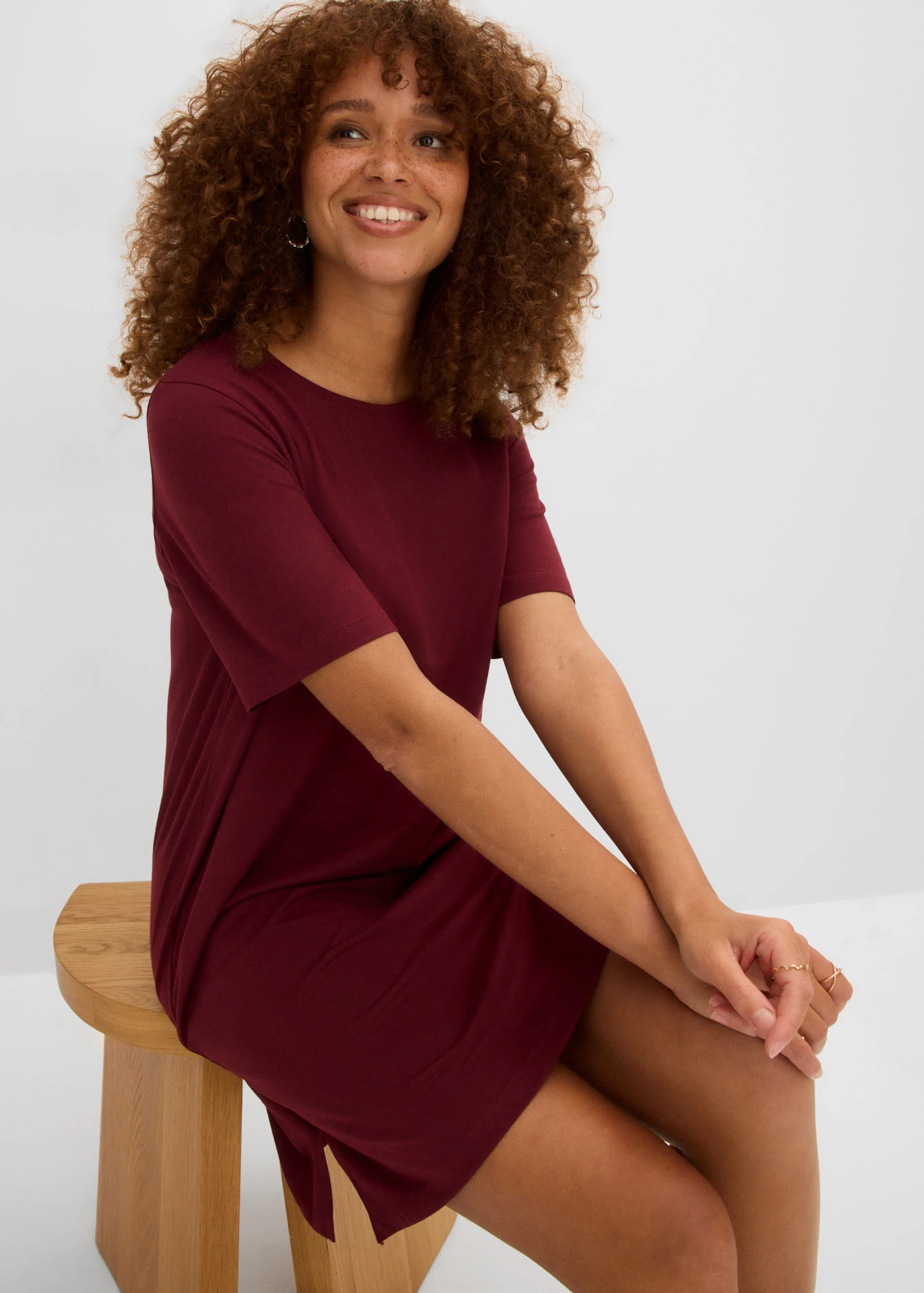 Robe T-shirt oversize • rouge érable • product-page.page-title-suffix
