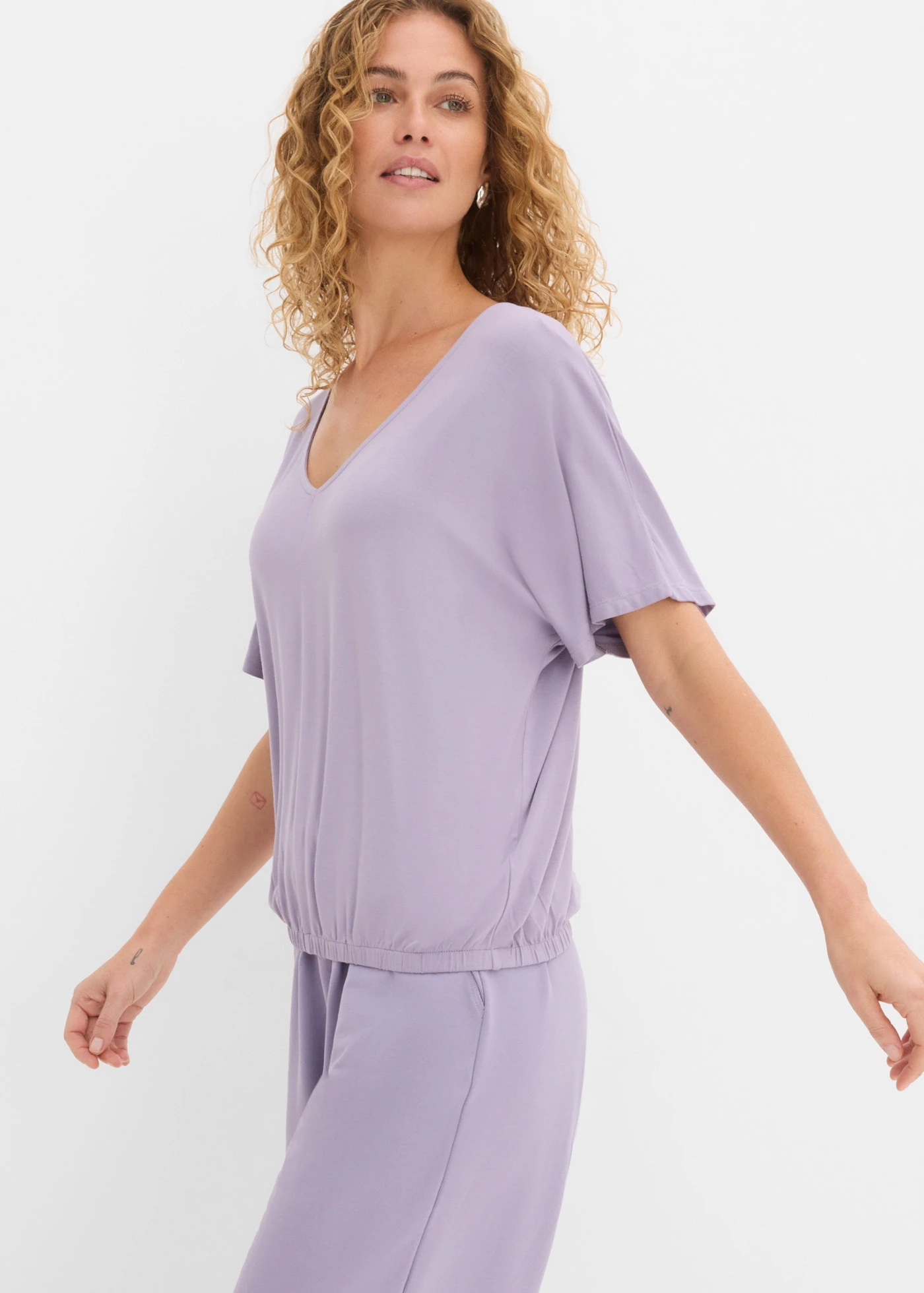 Tričko oversize z jemného viskózového mixu • dymovo fialová • obchod bonprix
