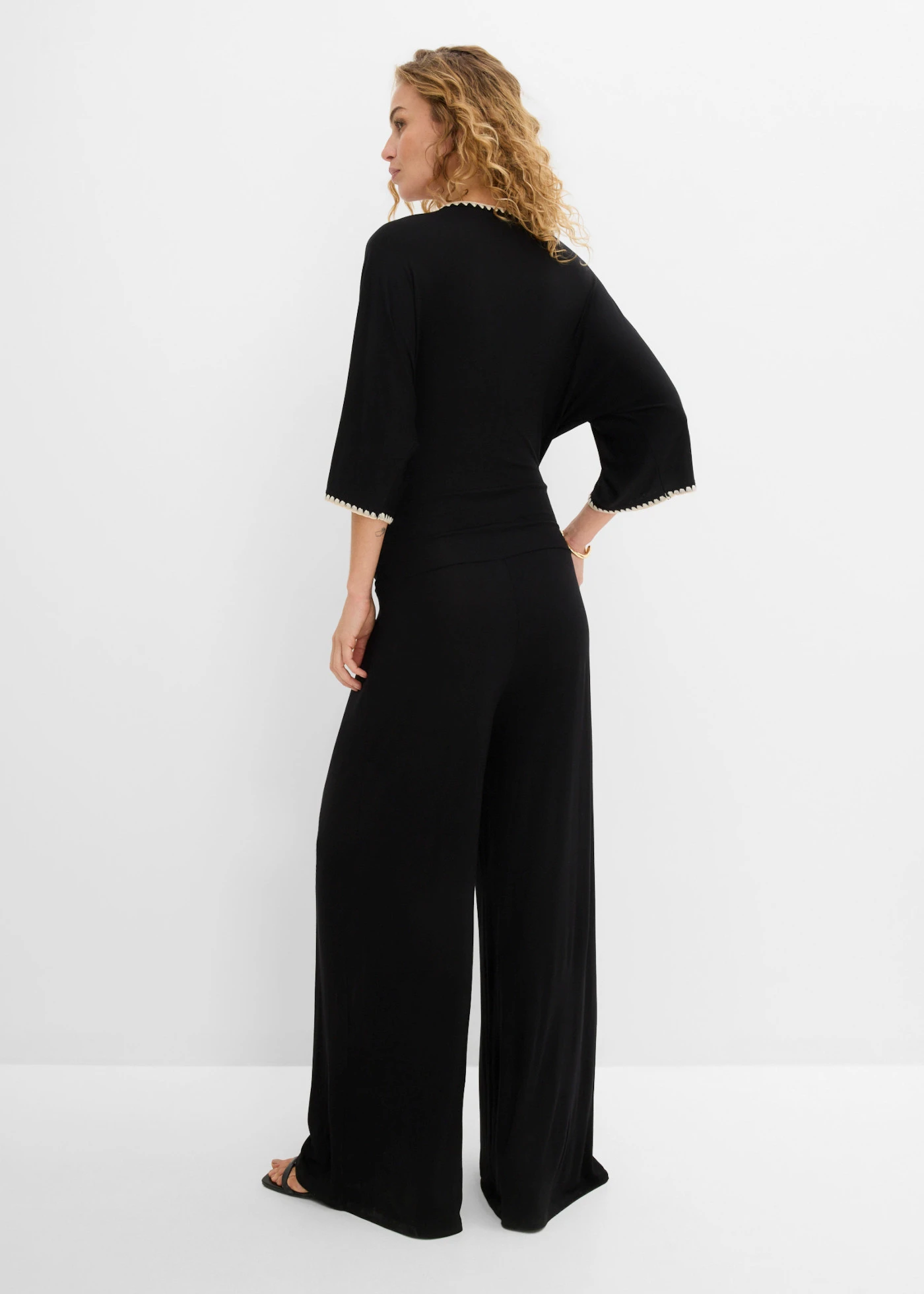 Jumpsuit van soepele viscose • zwart • product-page.page-title-suffix