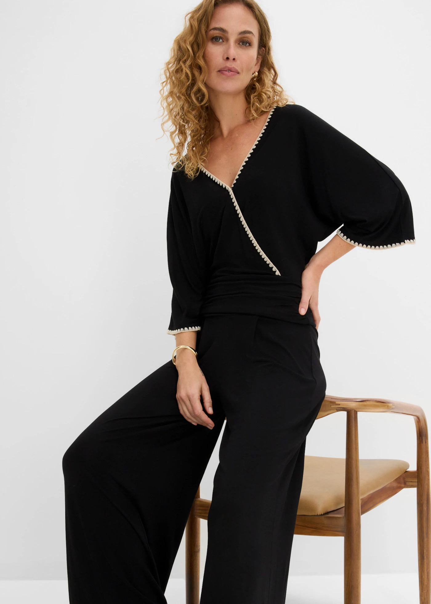 Salopetă din viscoză fluidă • negru • magazin bonprix