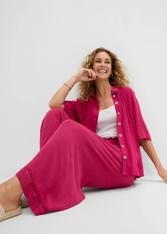 Pantaloni culotte din viscoză cu textură • roșu-mov • magazin bonprix