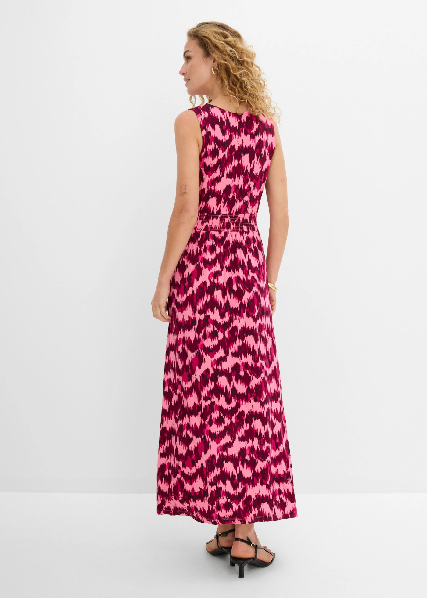 Robe longue en viscose douce et extensible • magenta-rouge érable imprimé • product-page.page-title-suffix