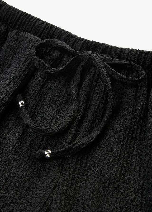 Pantaloni scurți cu elastic și șiret în talie din crep texturat • negru • magazin bonprix