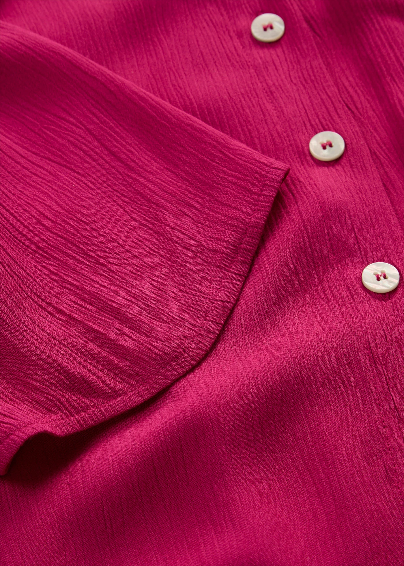 Oversized blouse van gestructureerde viscose • bessenrood • product-page.page-title-suffix