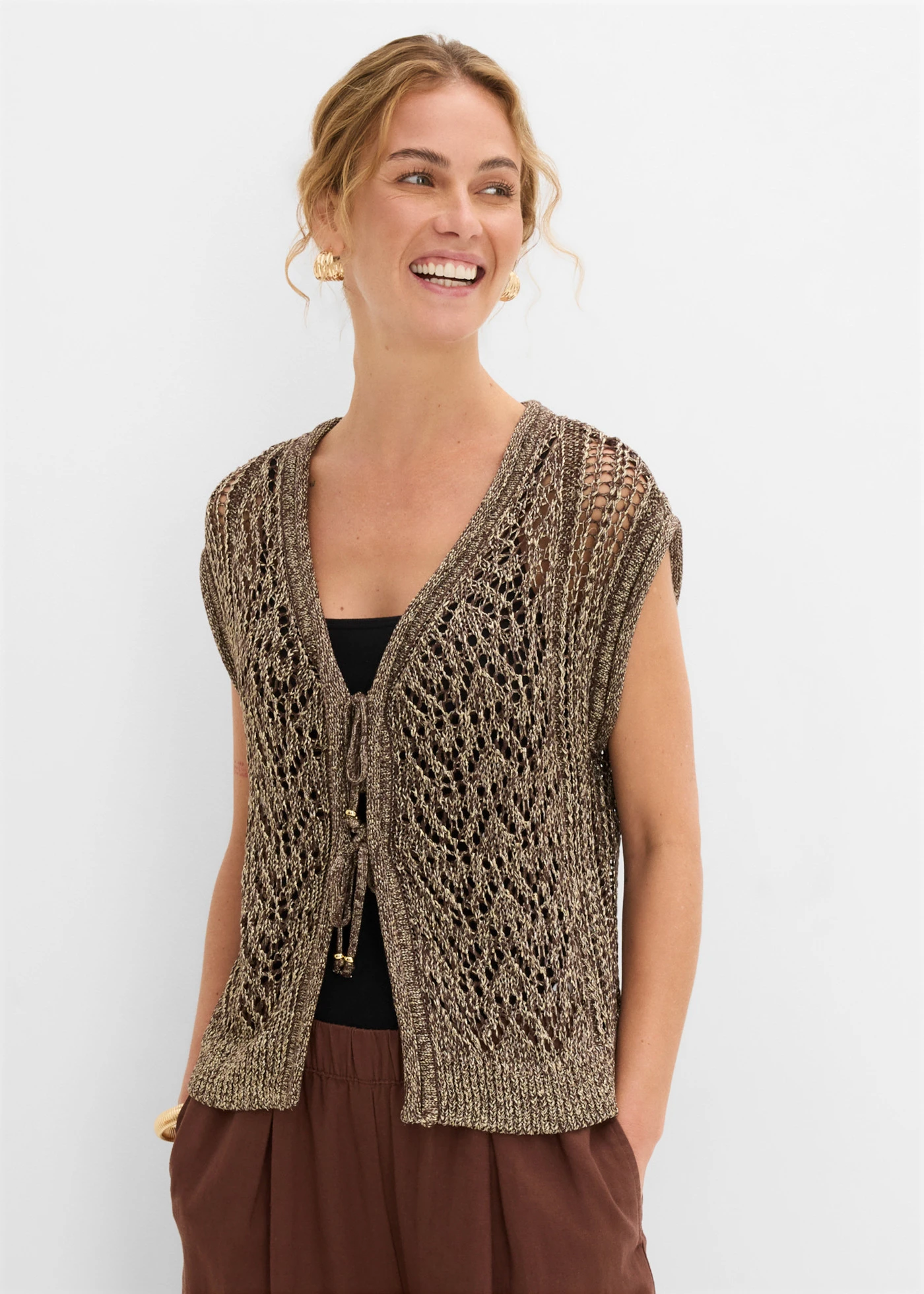Ajour gebreid vest met viscose en glittergaren • donkerbruin/metallic goud • product-page.page-title-suffix