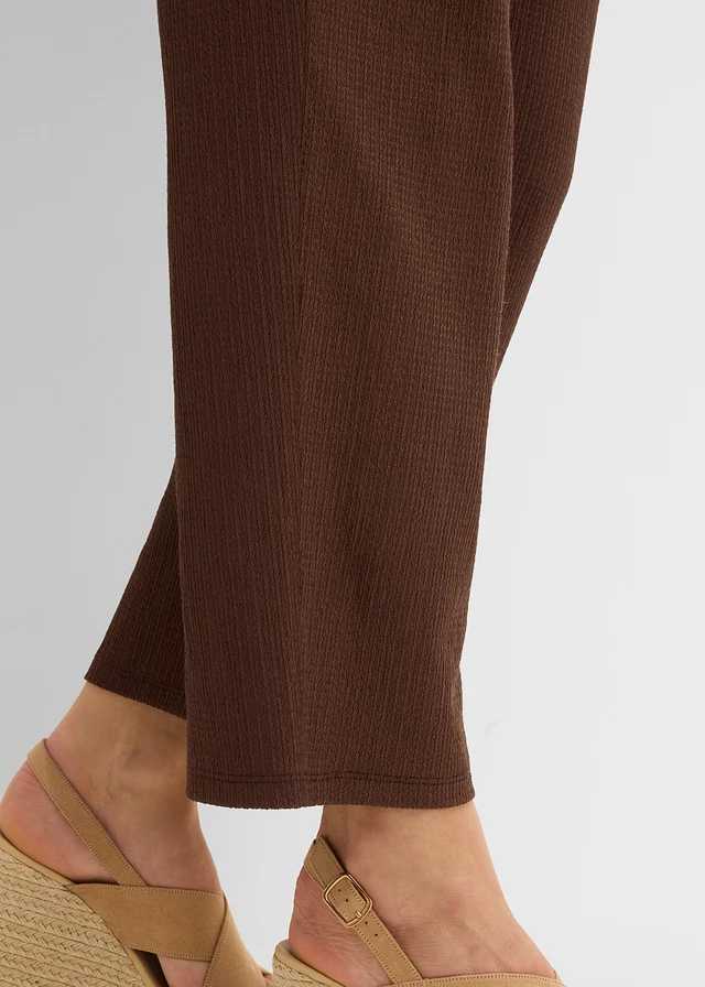 Pantaloni fără încheiere din jerse crep cu textură • maro închis • magazin bonprix