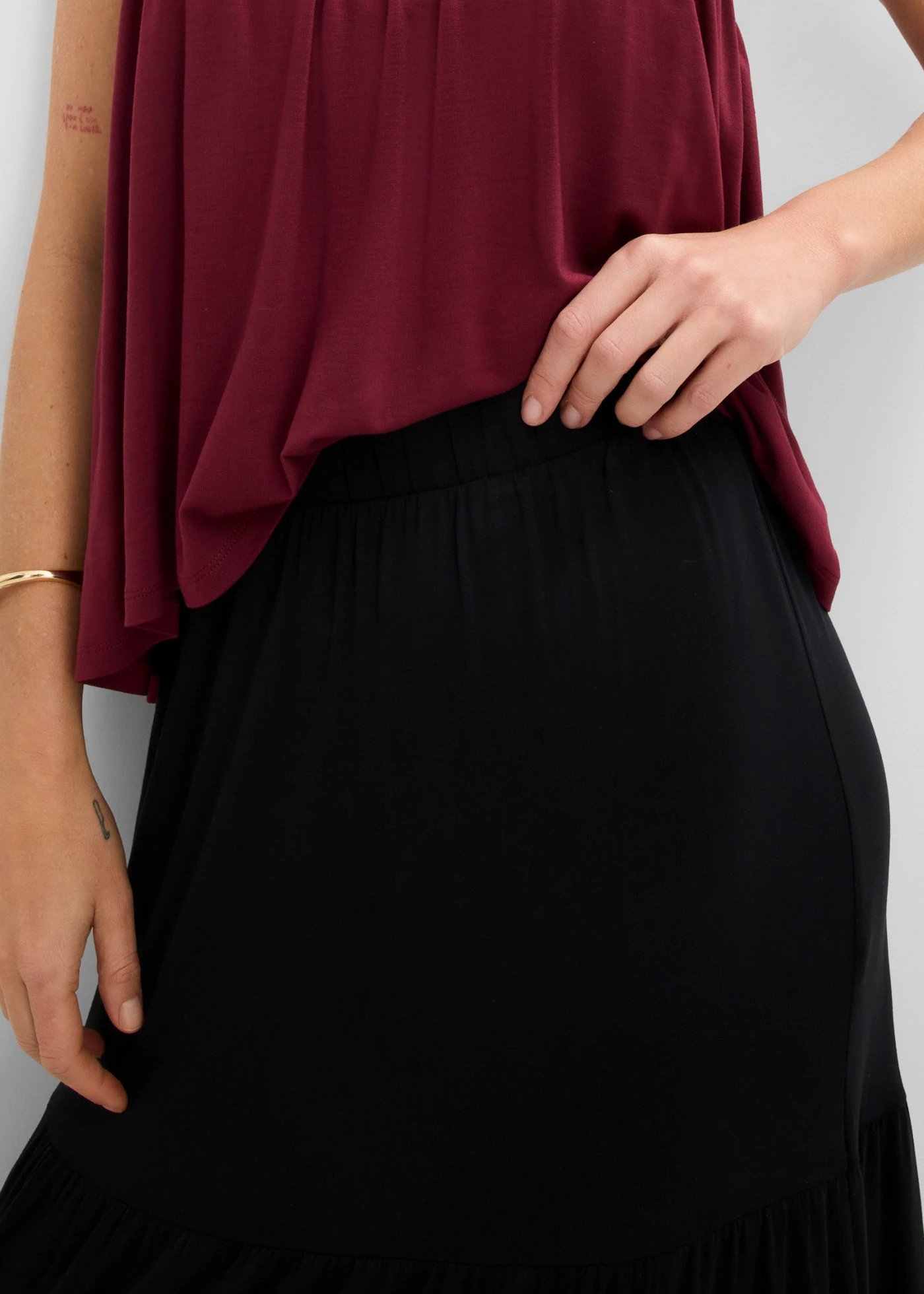 Strokenrok van een soepele viscose-mix • zwart • product-page.page-title-suffix