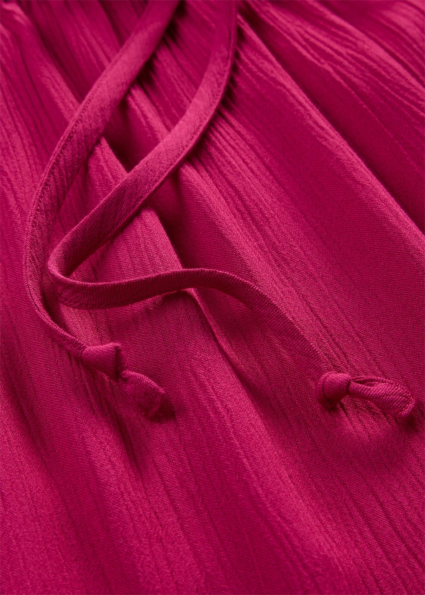 Șort cu cu elastic și șiret în talie, din viscoză texturată • roșu-mov • magazin bonprix