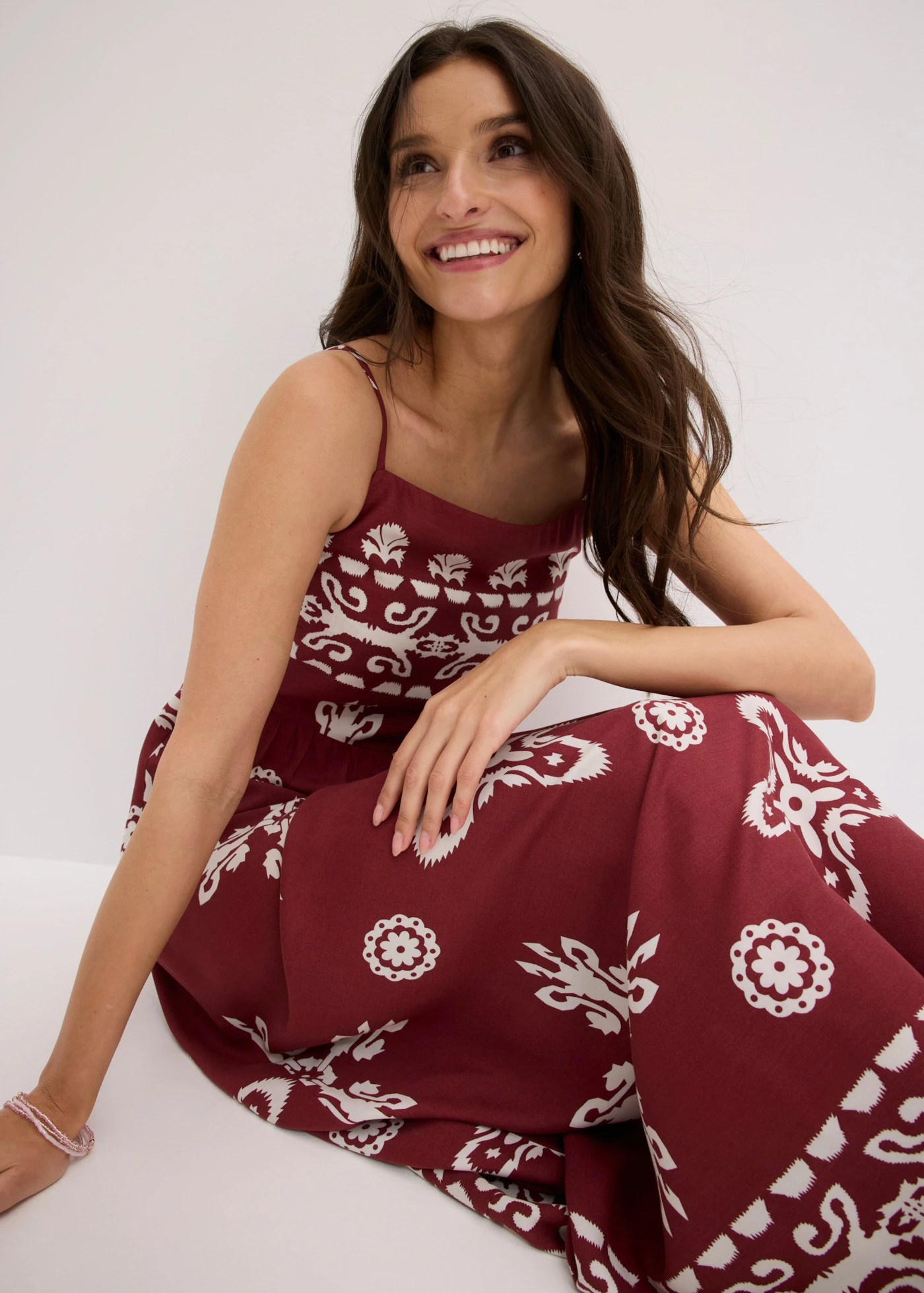 Rochie cu bretele din viscoză fluidă • bordo cu imprimeu • magazin bonprix