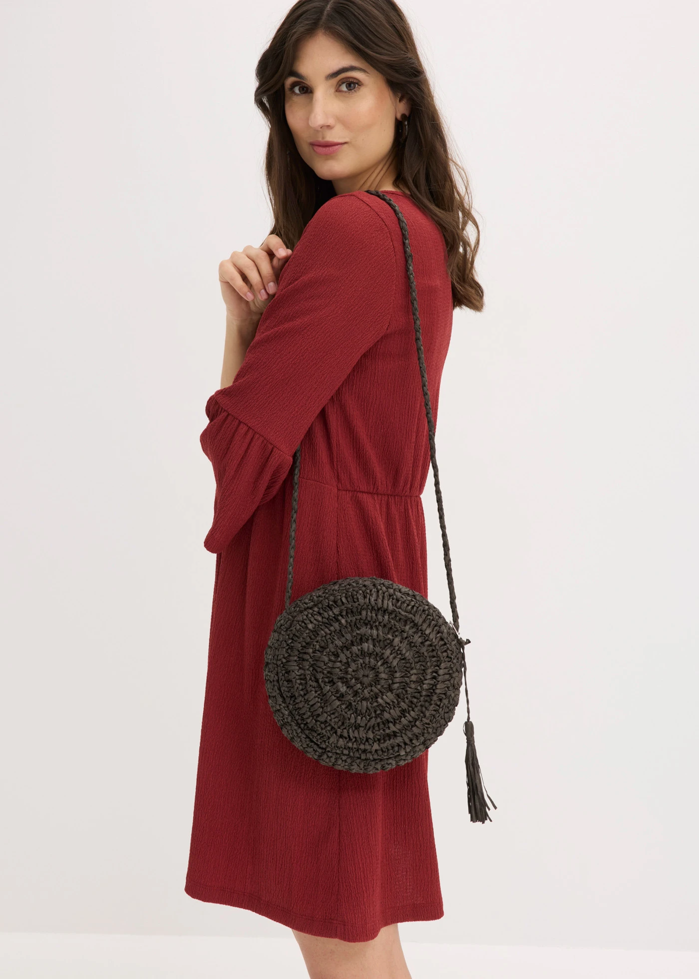 Kabelka Crossbody, malá okrúhla • tmavohnedá • obchod bonprix