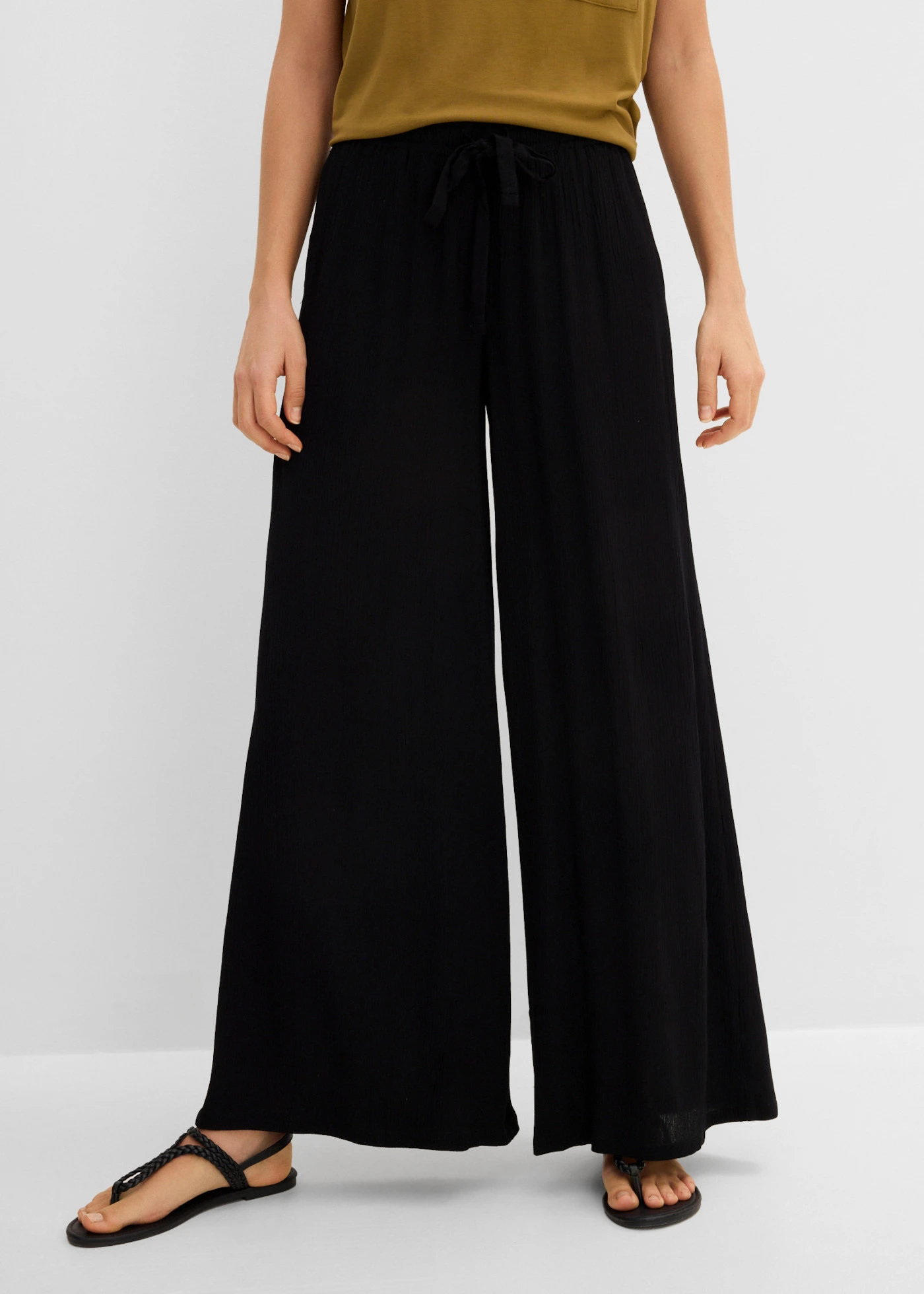 Pantaloni largi din viscoză fină • negru • magazin bonprix