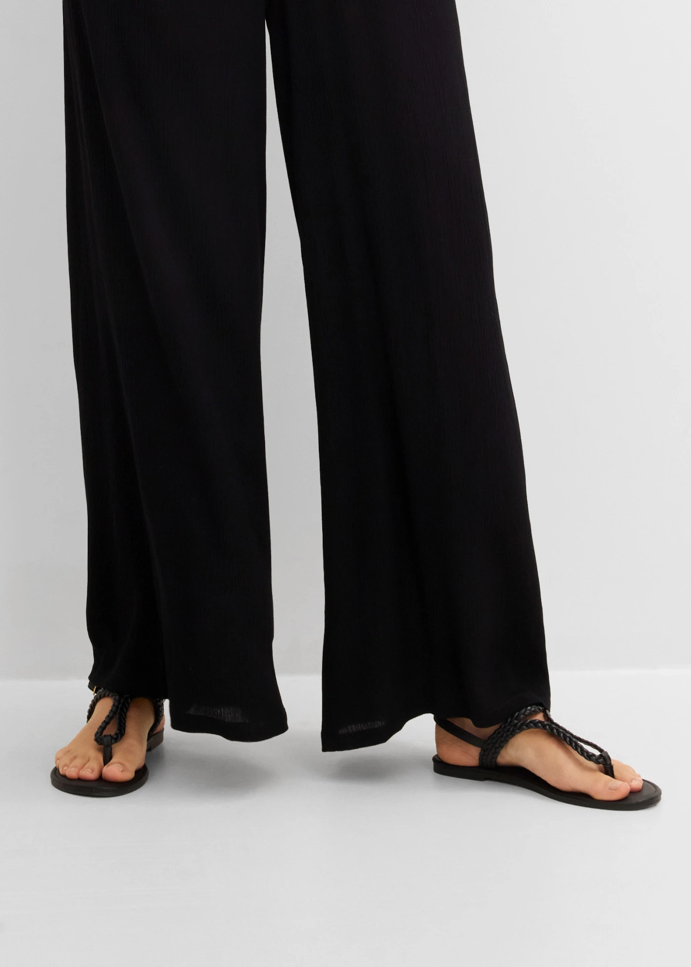 Pantaloni largi din viscoză fină • negru • magazin bonprix