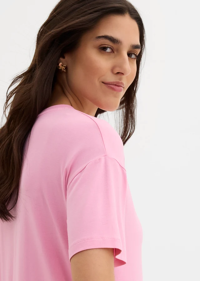 Krótki T-shirt z obniżoną linią ramion • jasnoróżowo-beżowy • sklep bonprix