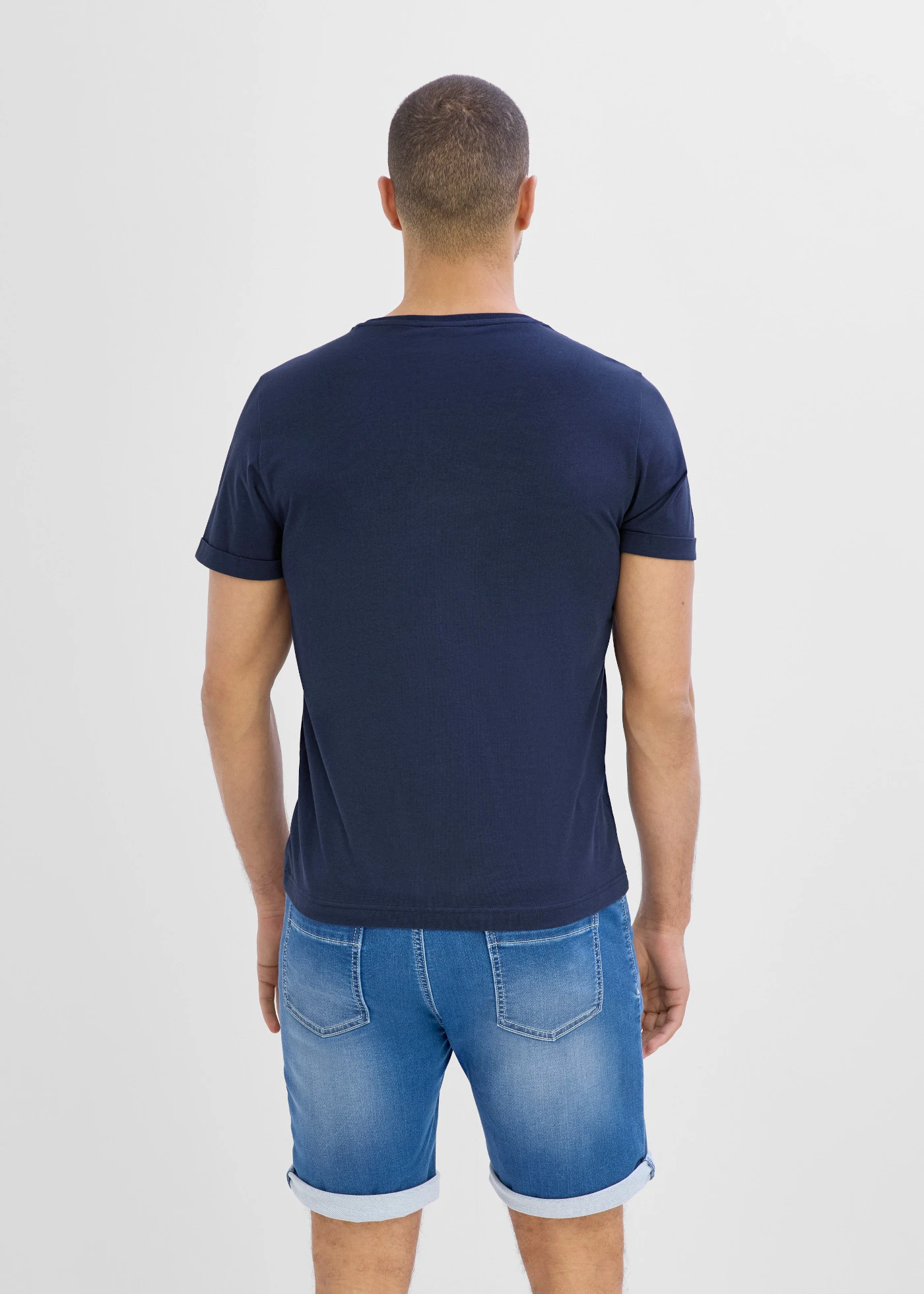 T-shirt van biologisch katoen • donkerblauw met print • product-page.page-title-suffix
