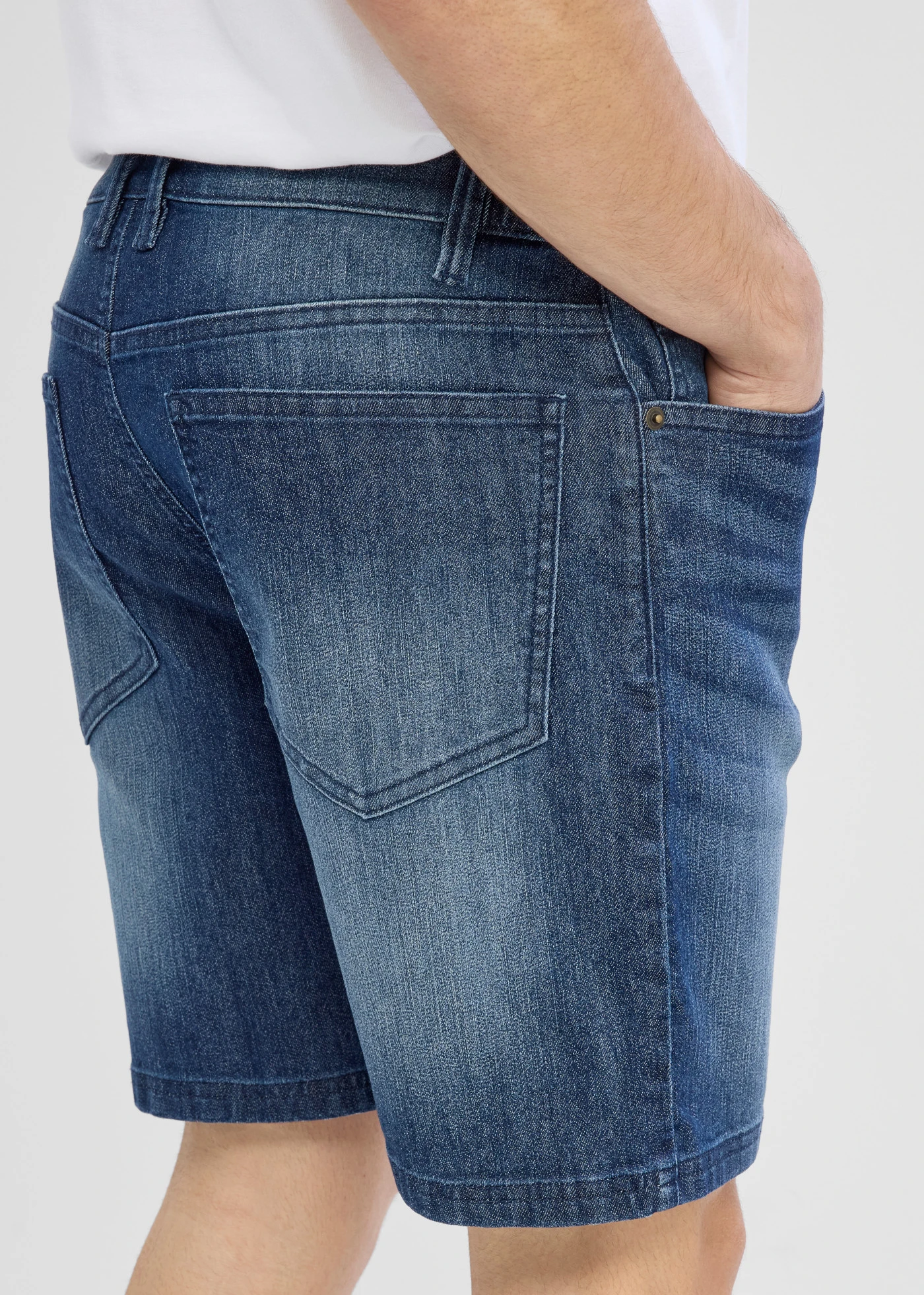 Könnyű farmer rövidnadrág rugalmas derékpánttal, Relaxed Fit • sötétkék denim • bonprix áruház