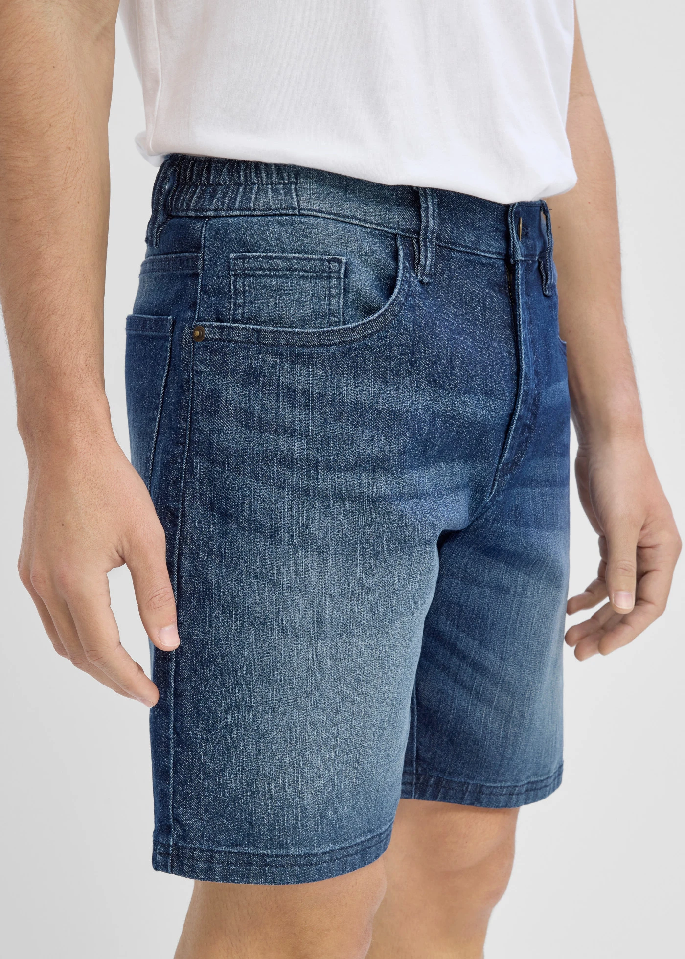 Short loose en jean léger à taille élastiquée • bleu foncé denim • product-page.page-title-suffix