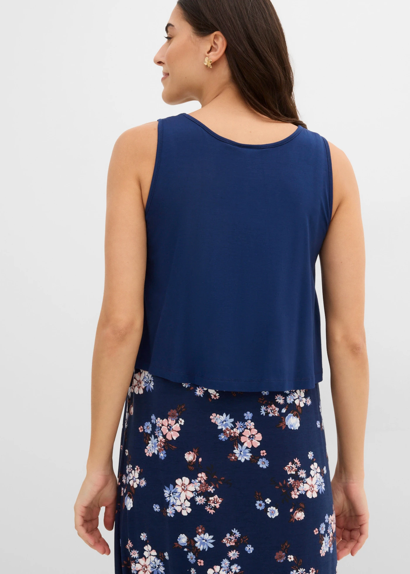 Robe longue en jersey viscose • bleu foncé/indigo/bleu poudré/rouge châtaigne/pêche/écru/noir floral • product-page.page-title-suffix