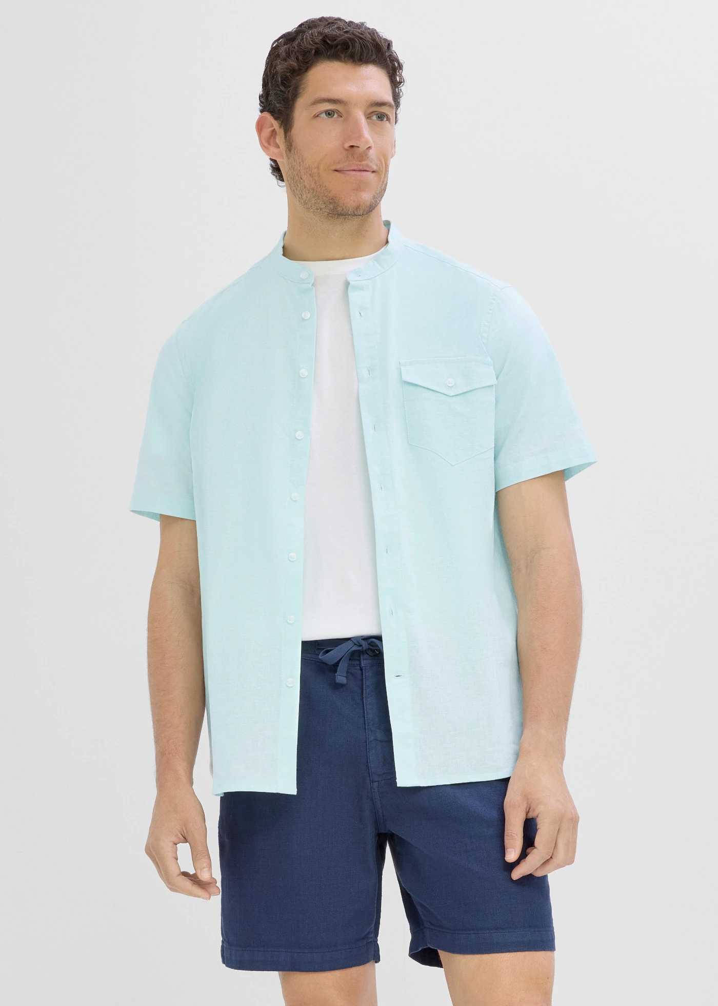 Overhemd met korte mouwen in een luchtige linnenmix • poolmint gemêleerd • product-page.page-title-suffix