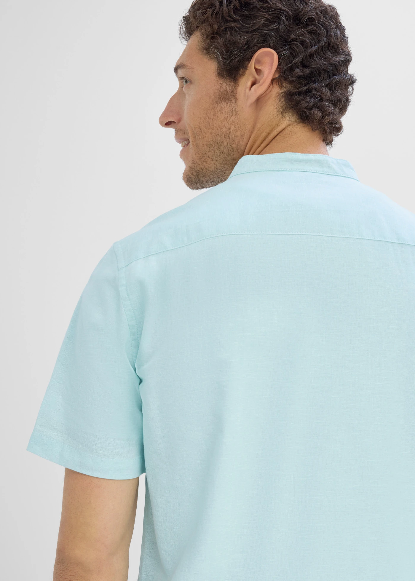 Overhemd met korte mouwen in een luchtige linnenmix • poolmint gemêleerd • product-page.page-title-suffix