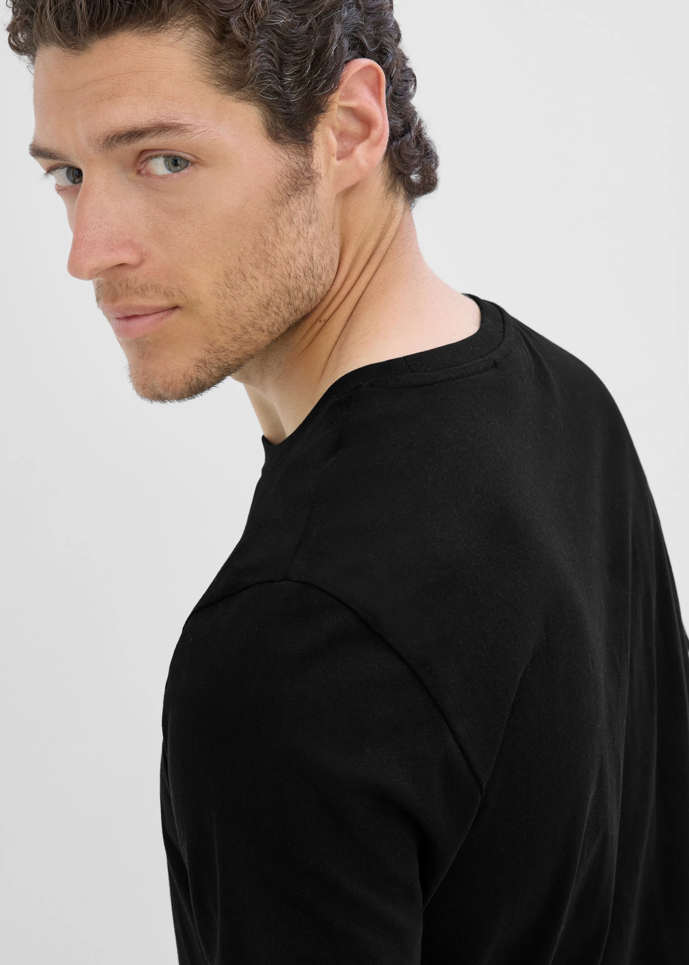 Tricou din bumbac 100% (set/2 buc.) • verde-piper+negru • magazin bonprix