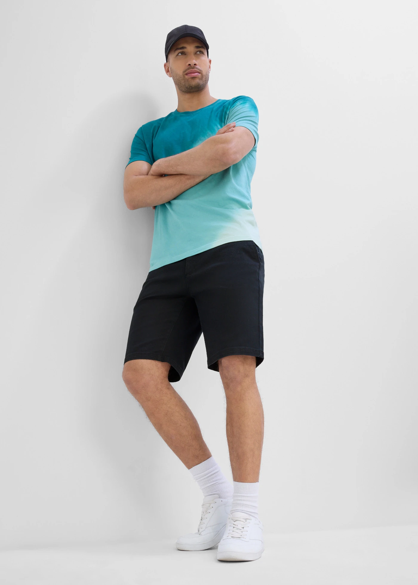 Sztreccs bermuda rugalmas derékpánttal, Regular Fit • fekete • bonprix áruház