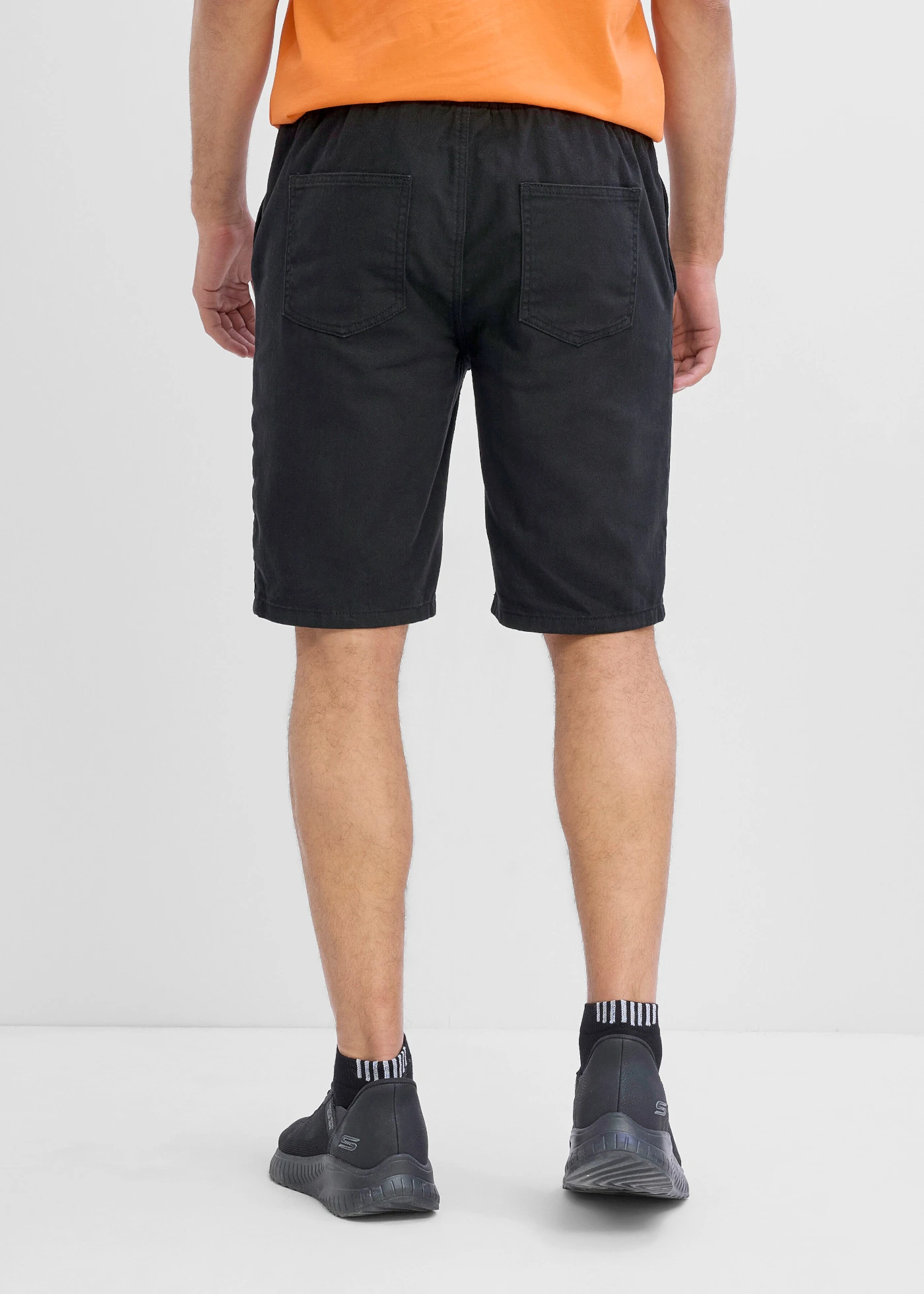 Belebújós bermuda, tiszta pamutból, Regular Fit • fekete • bonprix áruház
