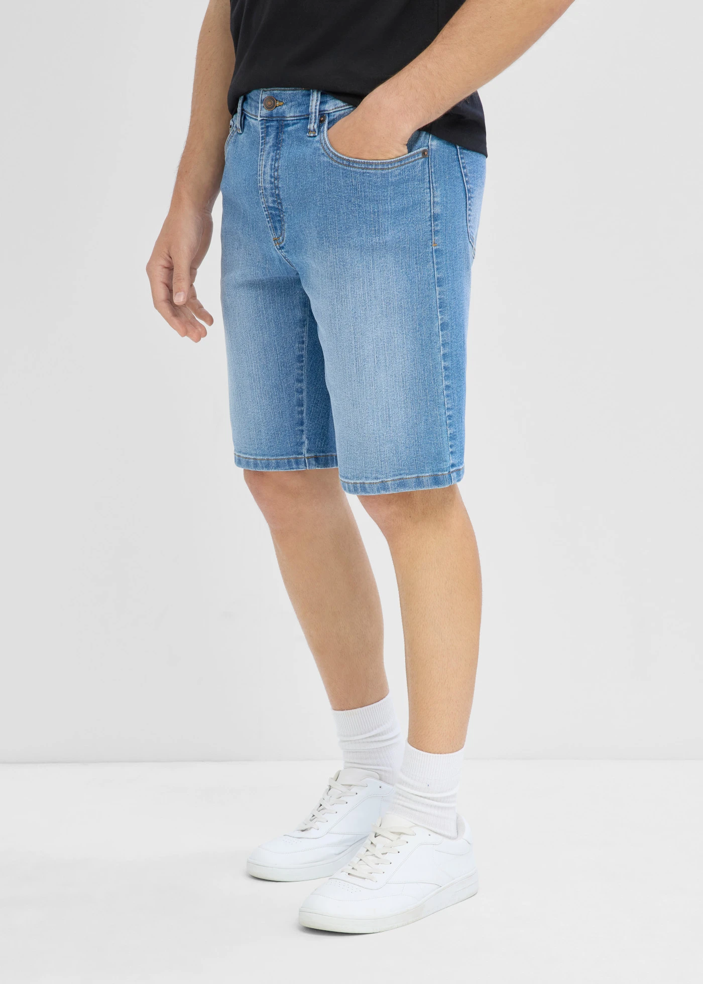 Džínsové bermudy, strečové, ľahké, s naťahovacím pásom (2 ks v balení), Regular Fit • stredne modrá denim + tmavomodrá denim • obchod bonprix