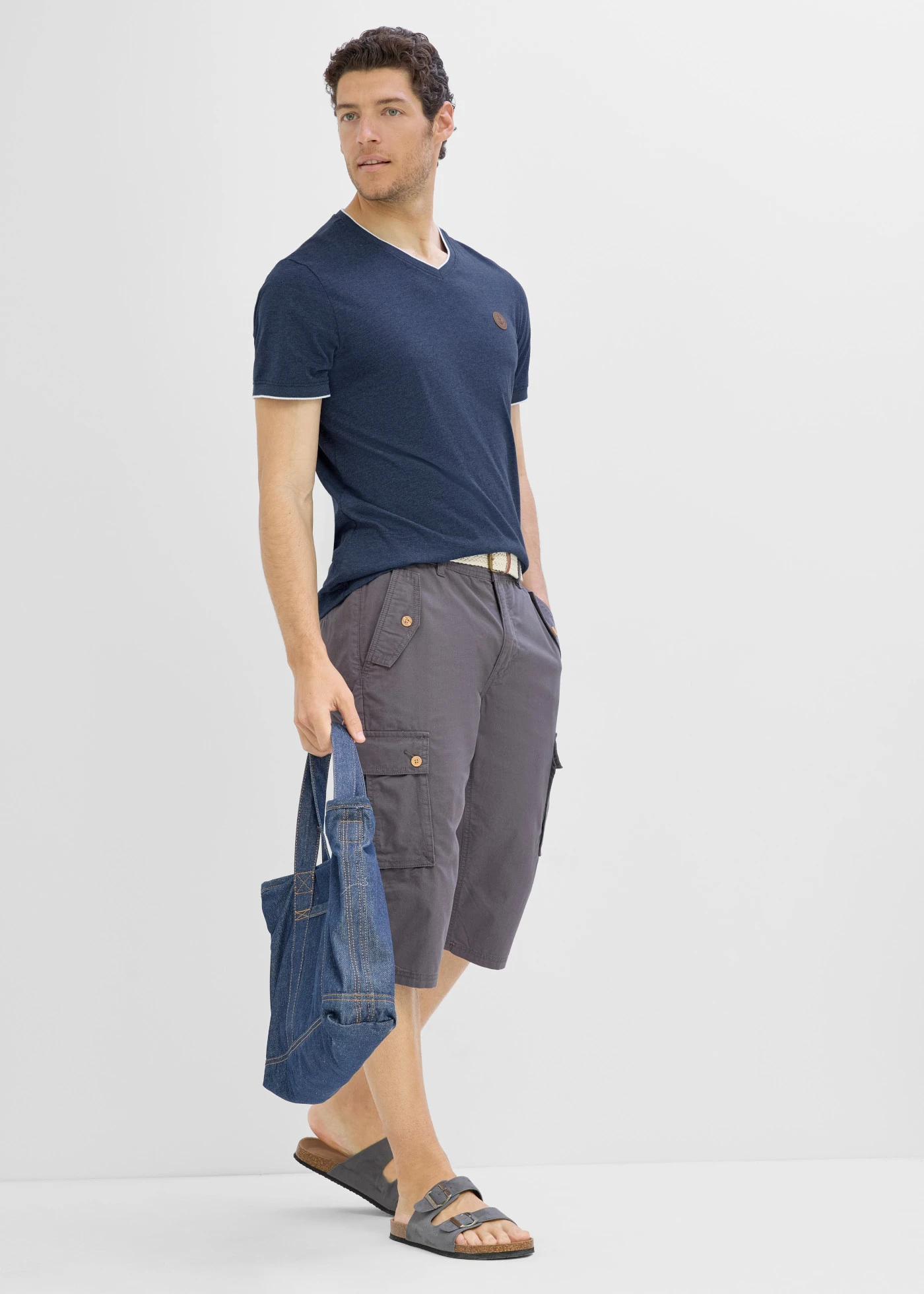 T-shirt in layerlook met V-hals • donkerblauw • product-page.page-title-suffix