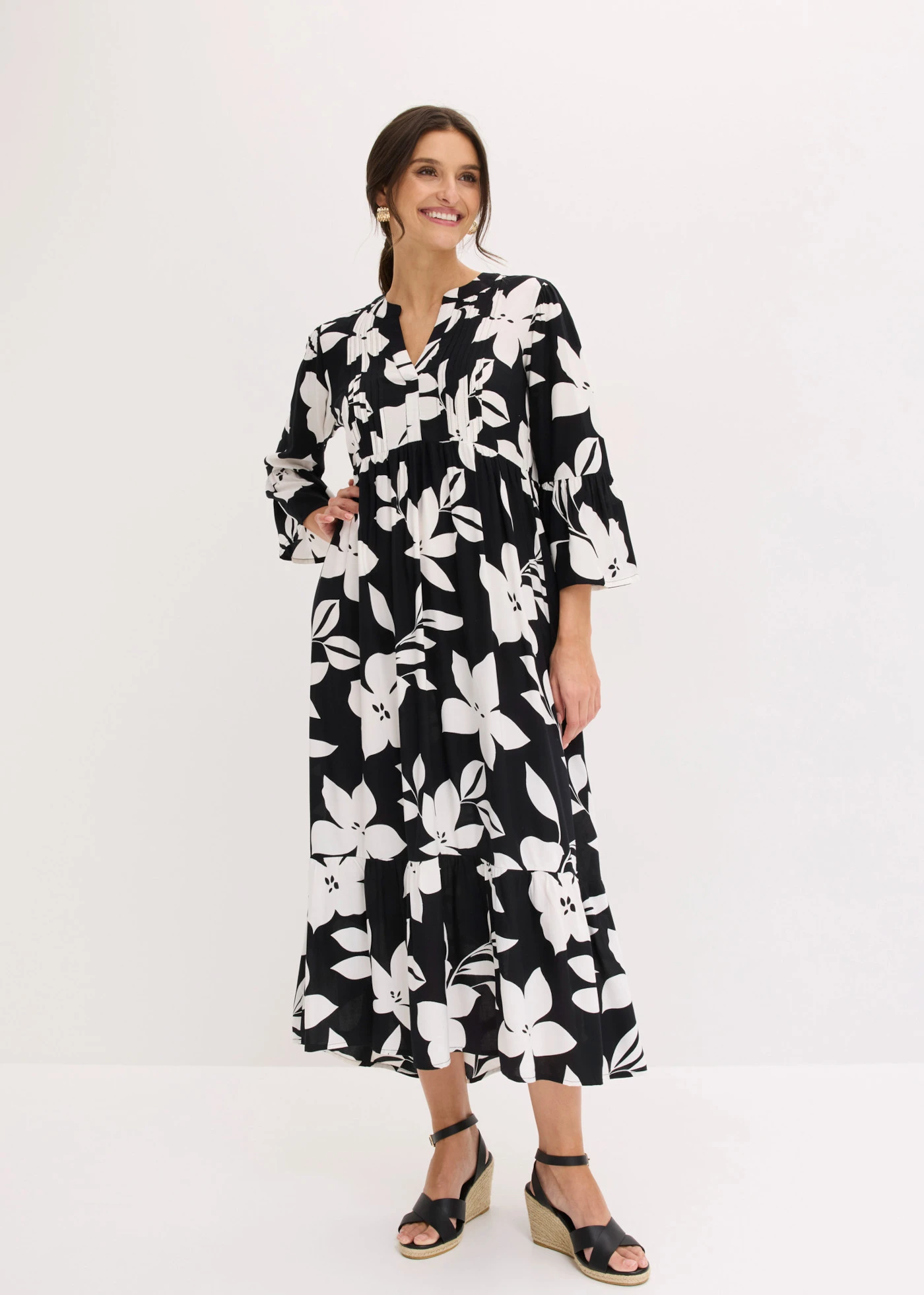 Maxi jurk van soepele viscose • zwart-wit gebloemd • bonprix online shop