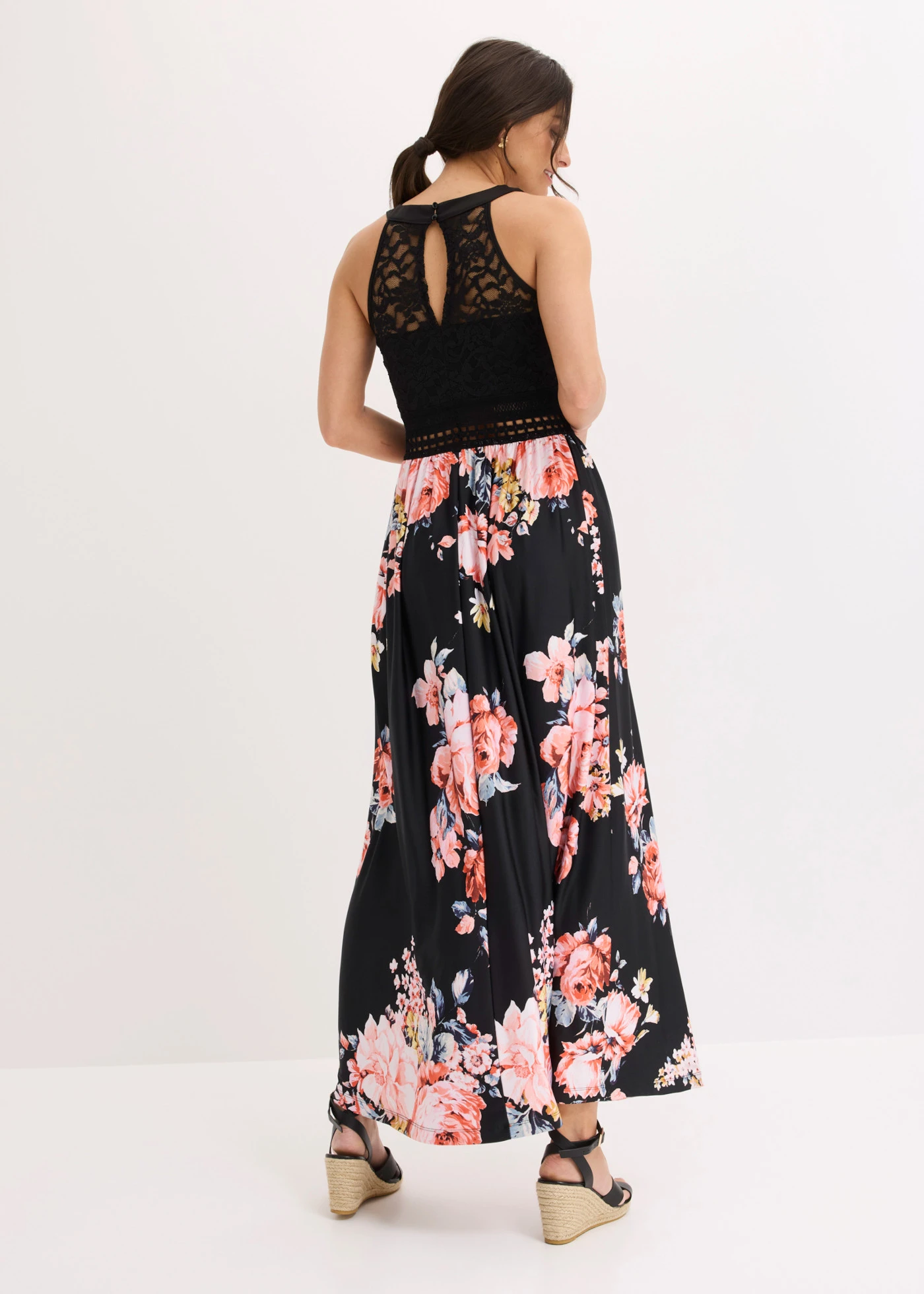 Rochie maxi cu imprimeu cu flori și dantelă • negru-roz pal înflorat • magazin bonprix