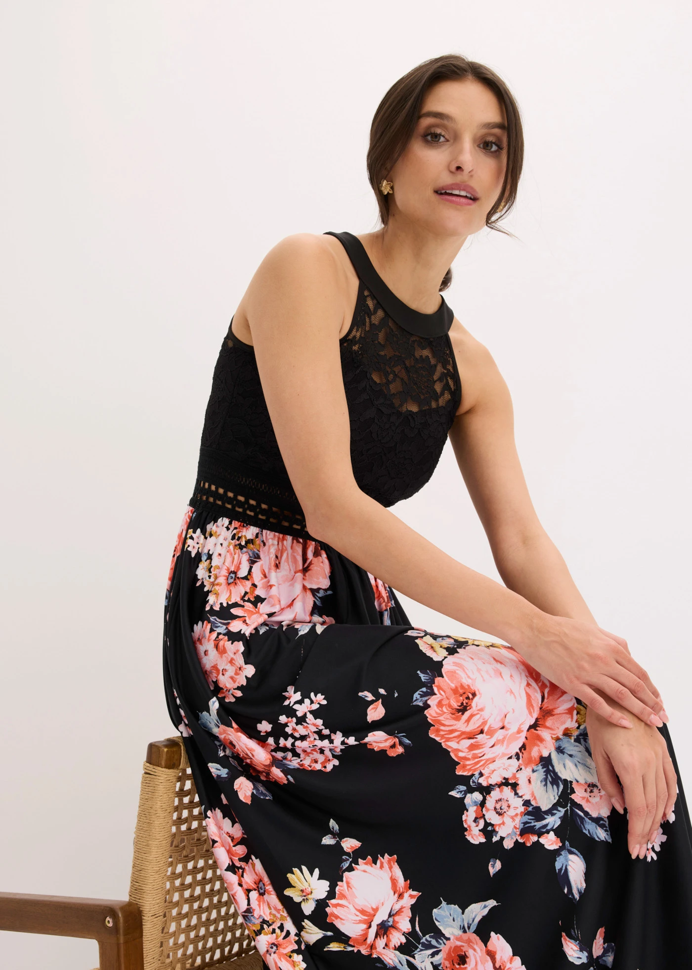 Robe longue à imprimé floral et dentelle • noir-rose floral • Boutique bonprix