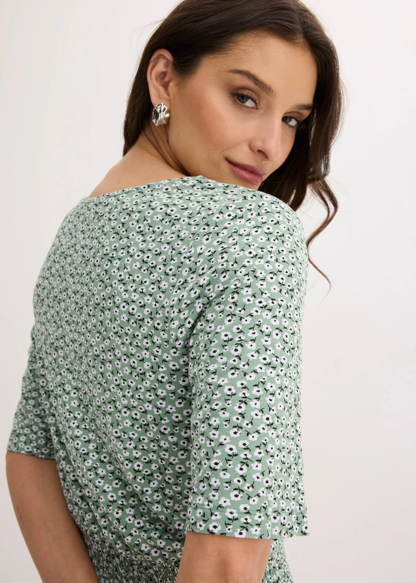 Jersey jurk in een viscosemix • pastelgroen gebloemd • bonprix online shop