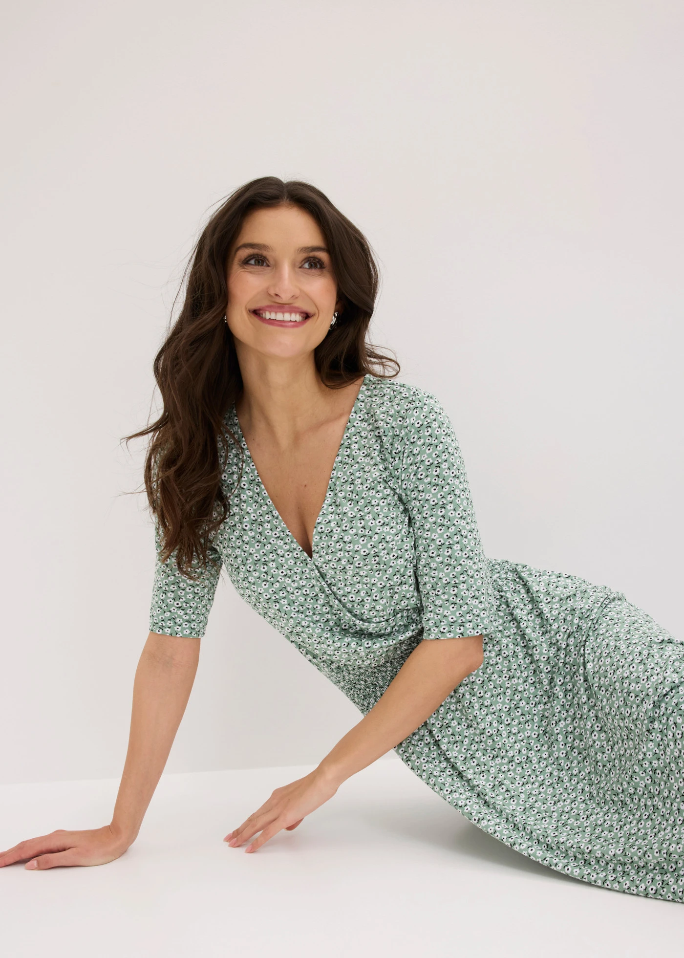 Jersey jurk in een viscosemix • pastelgroen gebloemd • bonprix online shop