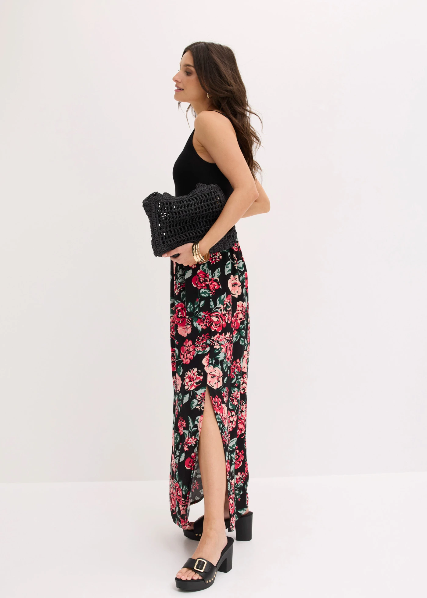Robe longue en viscose • noir floral • Boutique bonprix