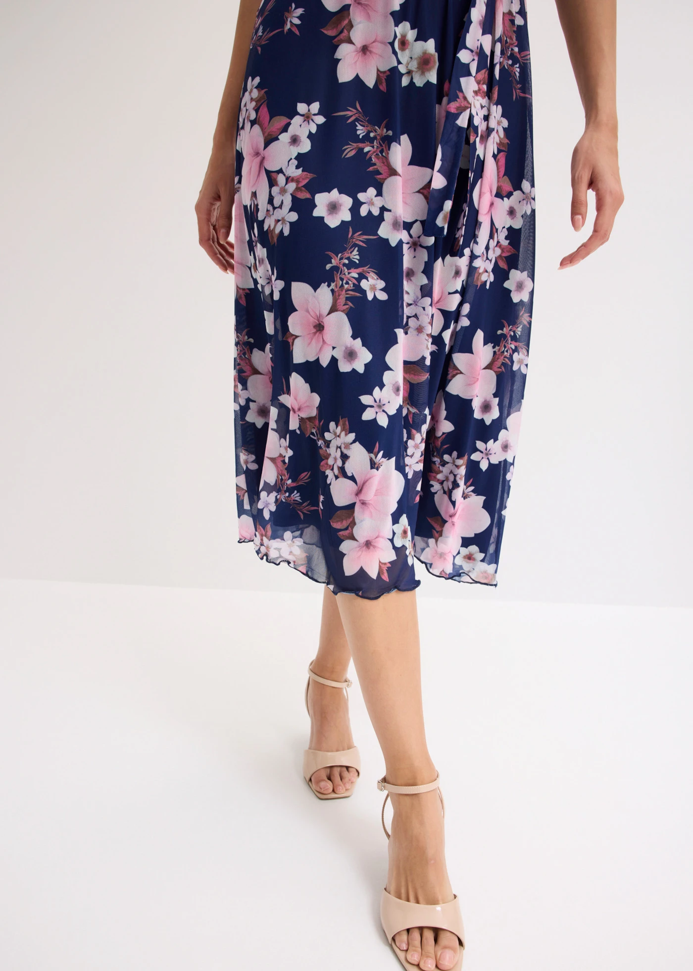 Gedessineerde midi jurk van mesh • donkerblauw gebloemd • bonprix online shop