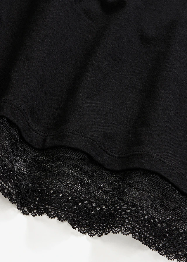 Boxy shirt van katoen • zwart • product-page.page-title-suffix