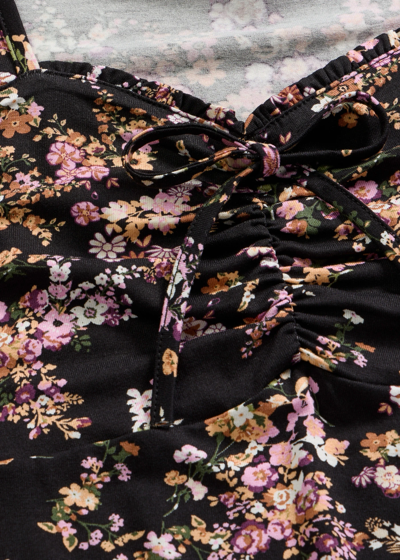 Top in een viscosemix • zwart gebloemd • bonprix online shop