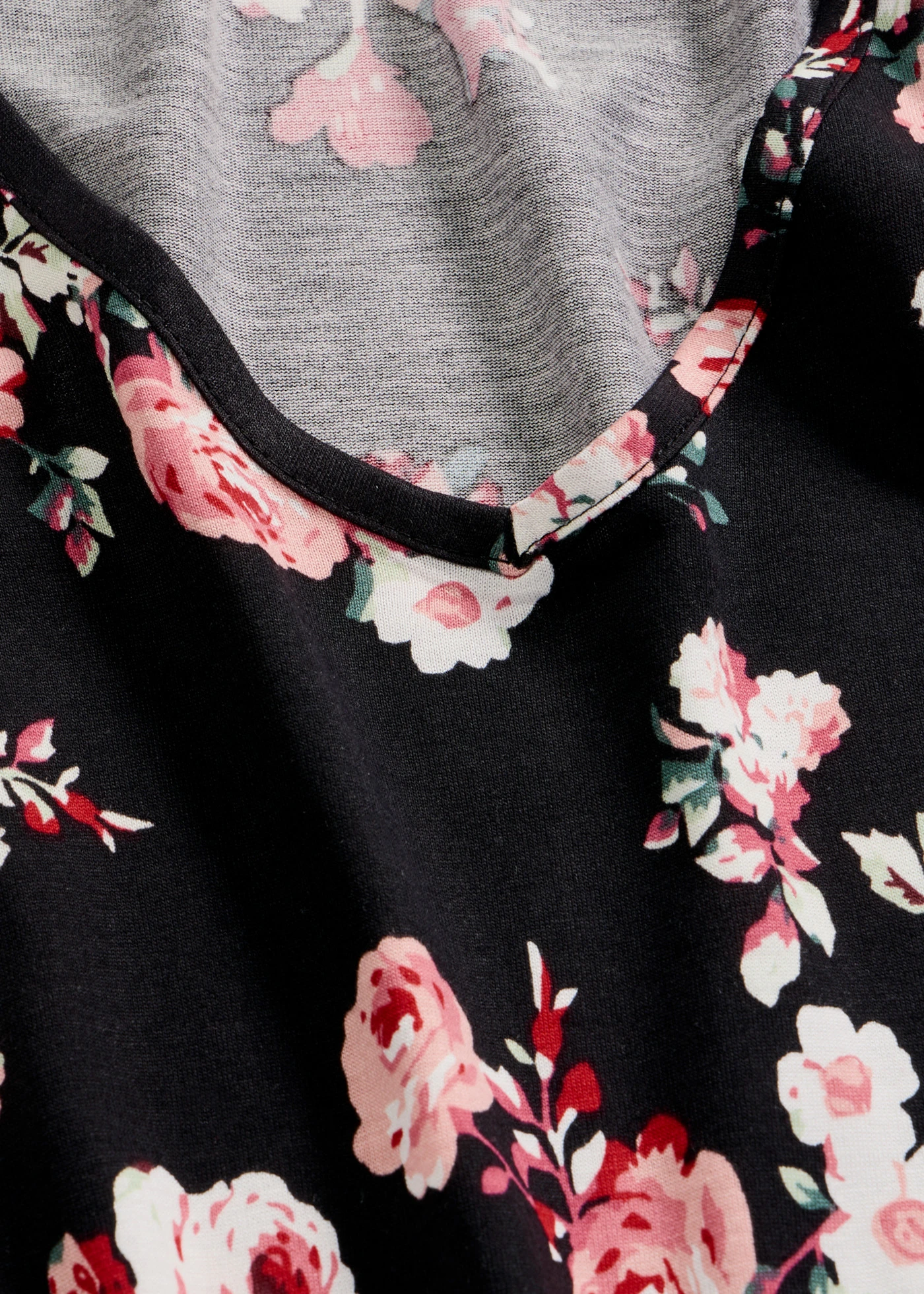 Shirt van viscose • zwart-roze gebloemd • bonprix online shop