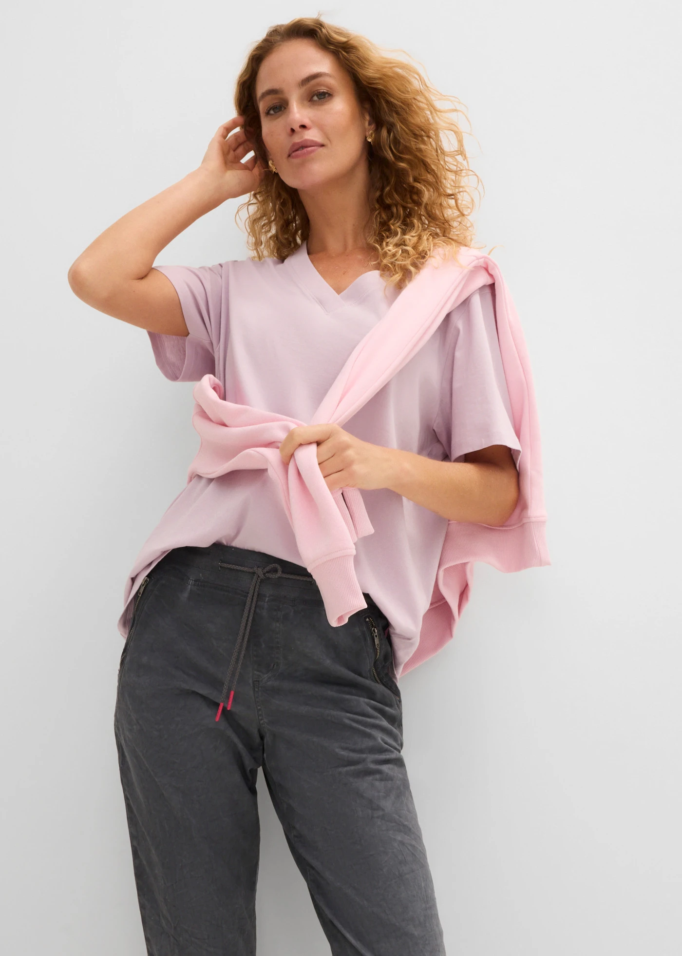 3/4 broek met contrasterende strikkoordjes • rookgrijs • bonprix online shop