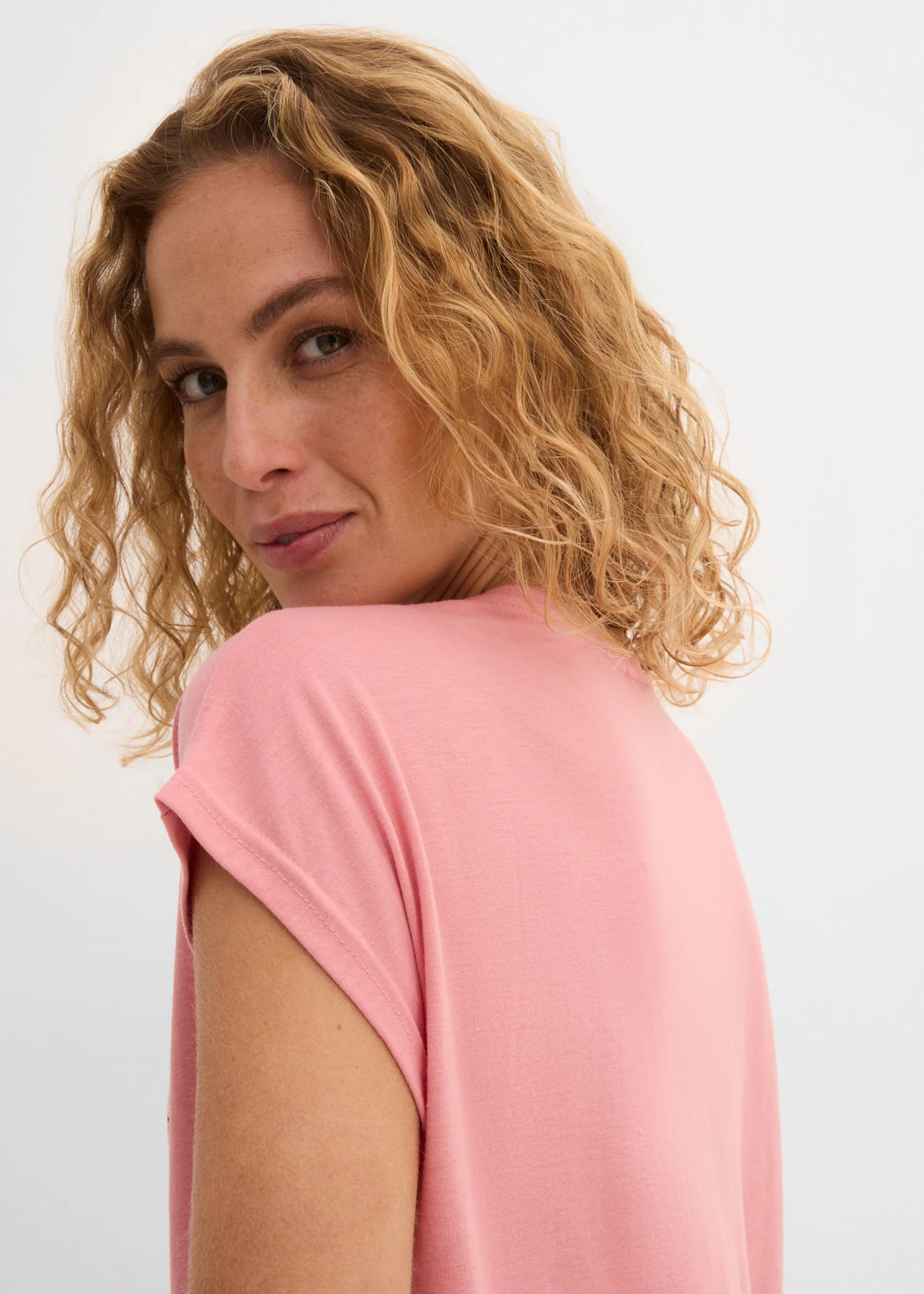 T-shirt à imprimé brillant • vieux rose imprimé • Boutique bonprix