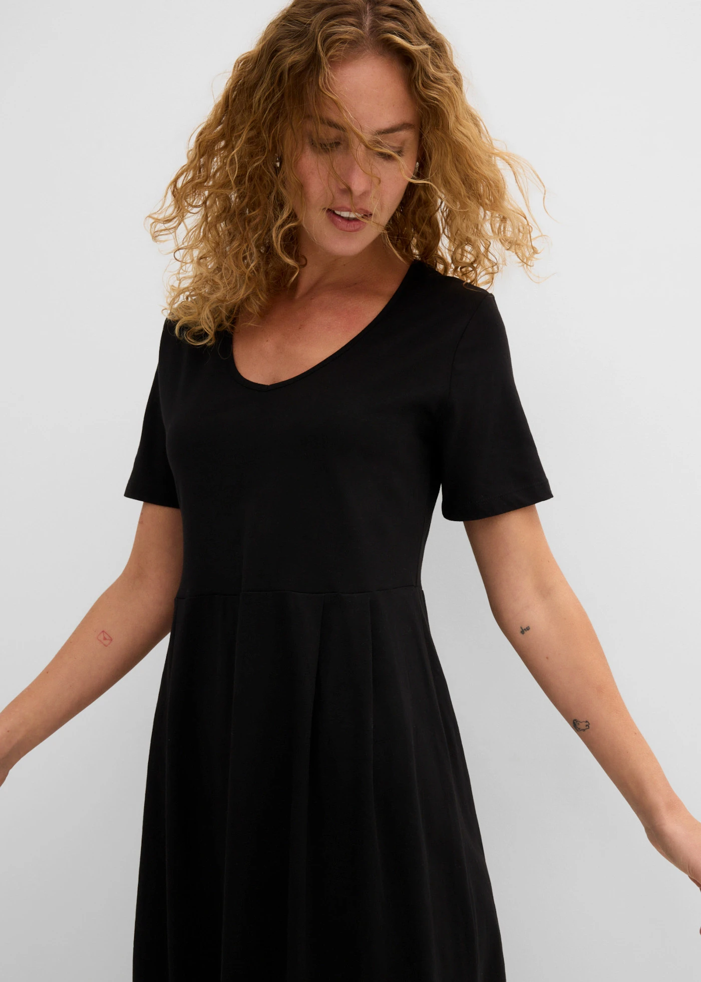 Midi jurk van katoen-jersey • zwart • bonprix online shop