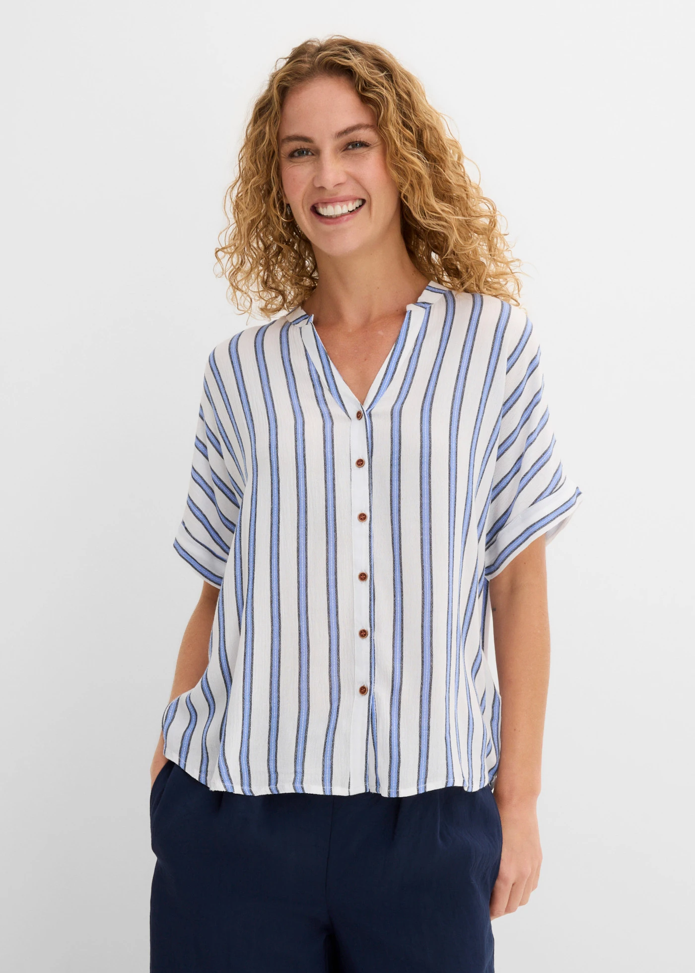 Crinkle blouse van soepele viscose • blauw gestreept • bonprix online shop