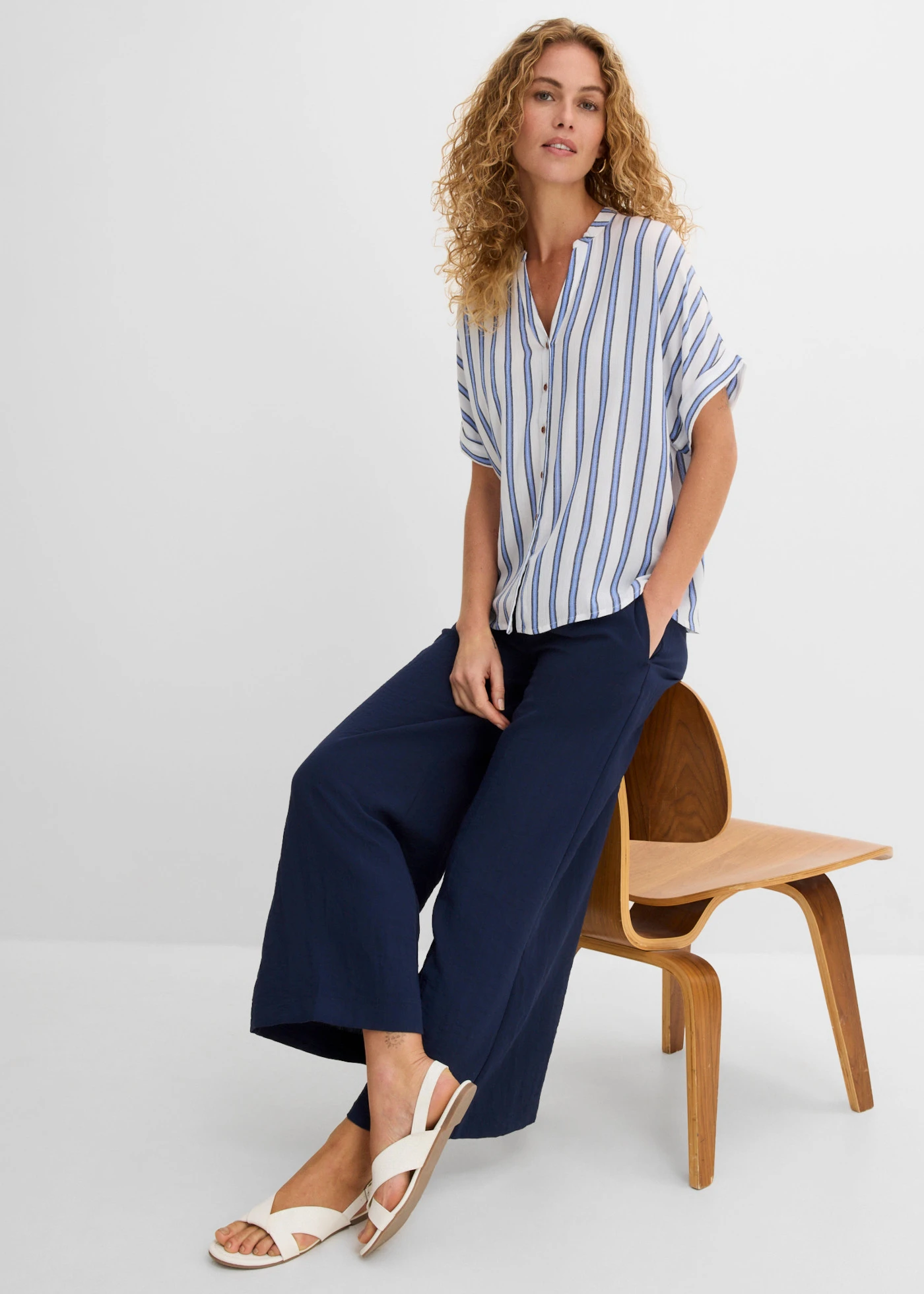 Chemisier fluide en crépon de viscose • bleu rayé • Boutique bonprix