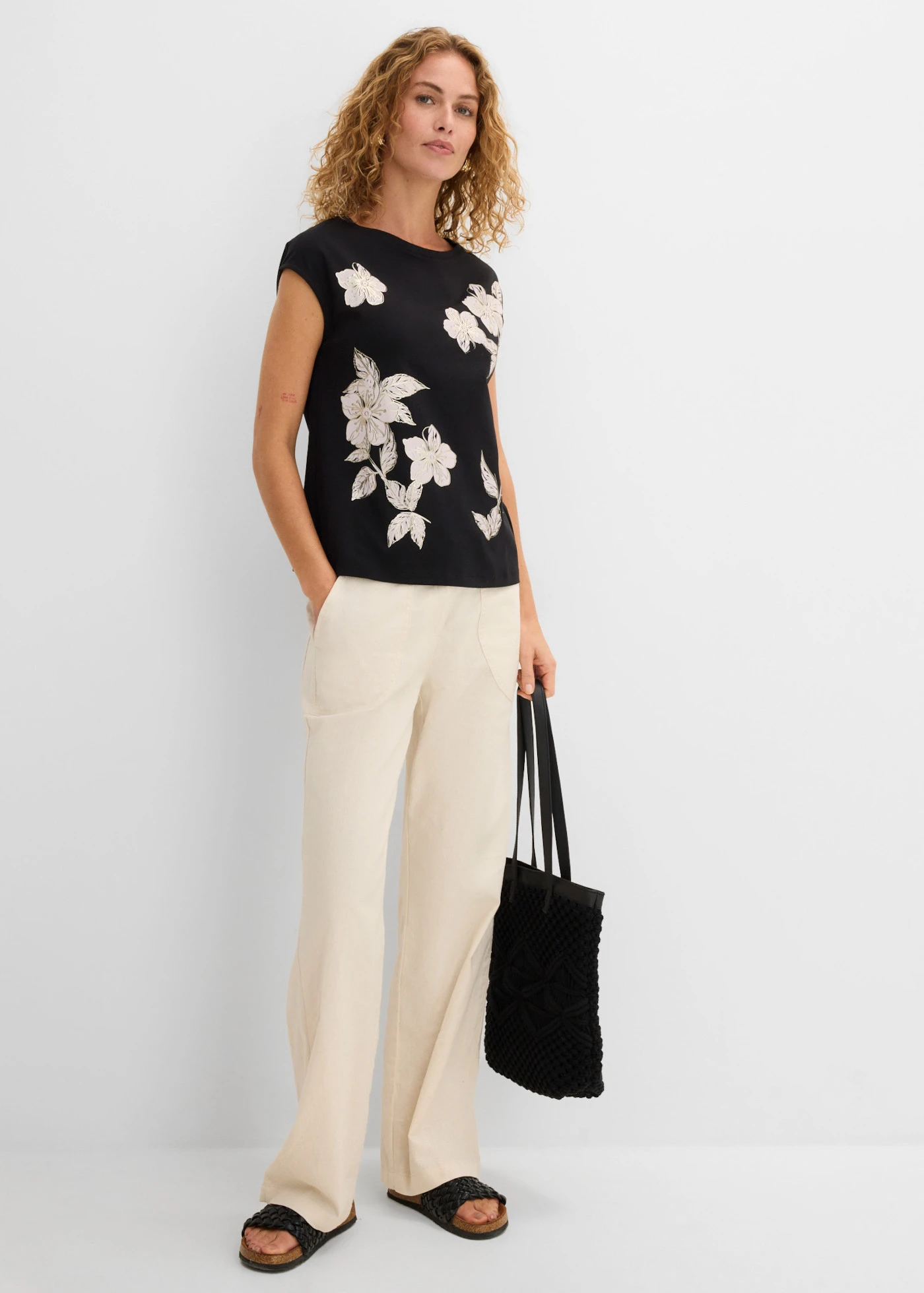 Shirt met bloemenprint • zwart-wit-zilver gebloemd • bonprix online shop