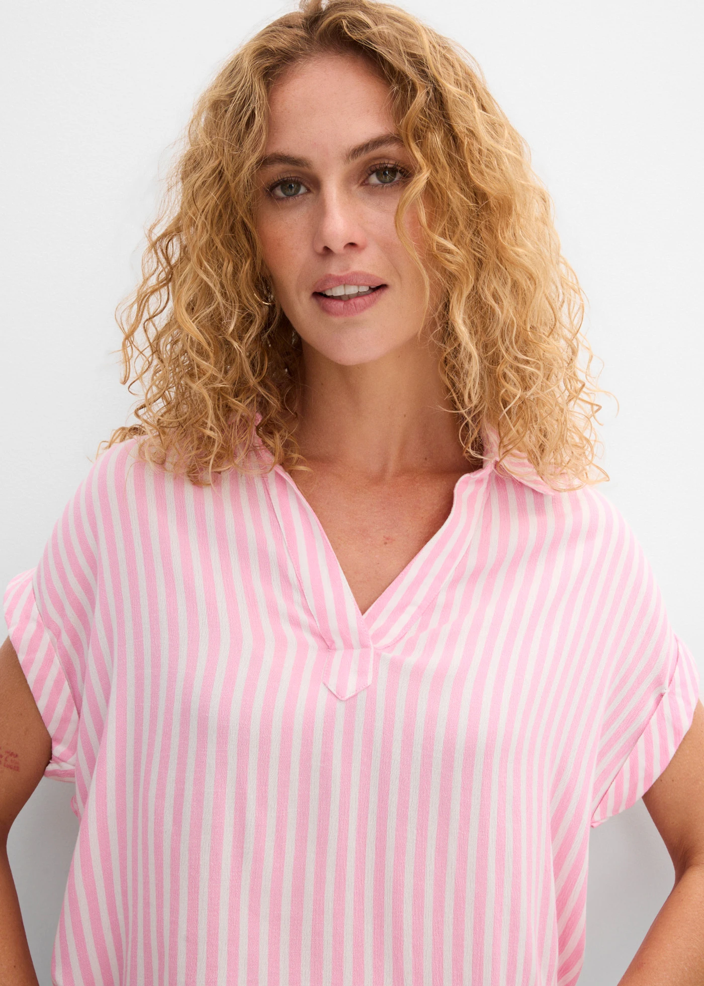 Blouse van soepele viscose, korte mouw • roze-wit gestreept • bonprix online shop