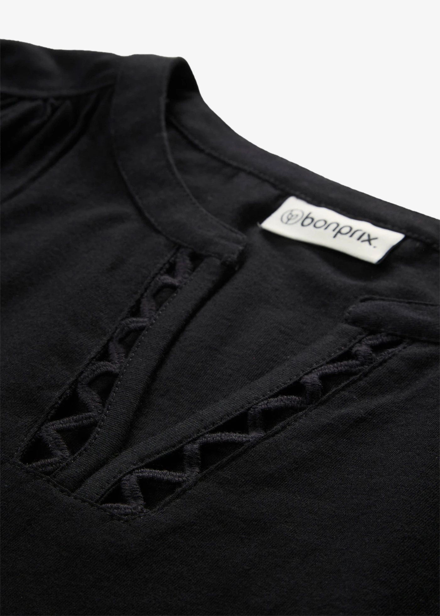 Shirt met decoratieve halslijn • zwart • bonprix online shop