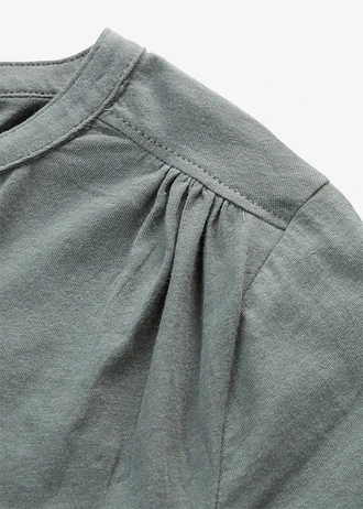 Shirt met decoratieve halslijn • eucalyptusgroen • bonprix online shop